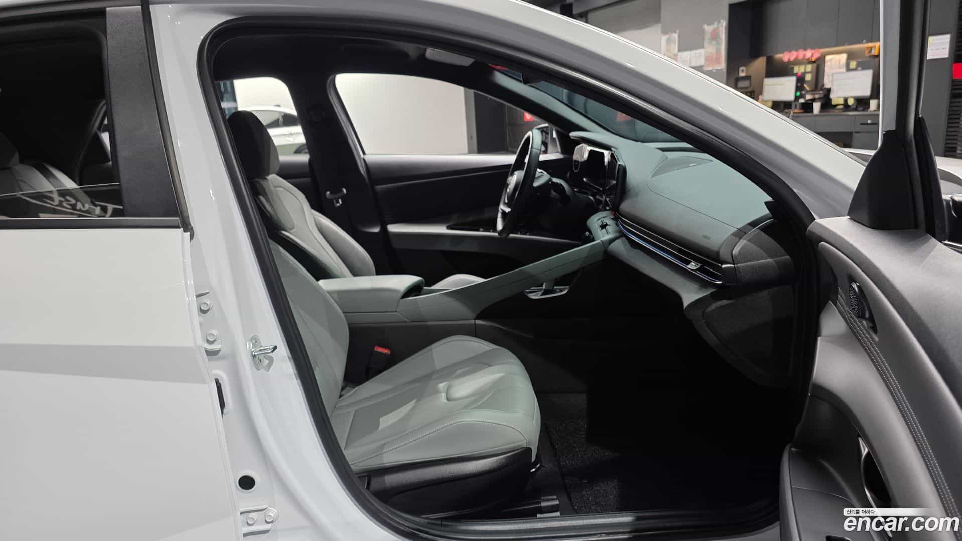 AVANTE Hyundai 2023.5-INNER-036