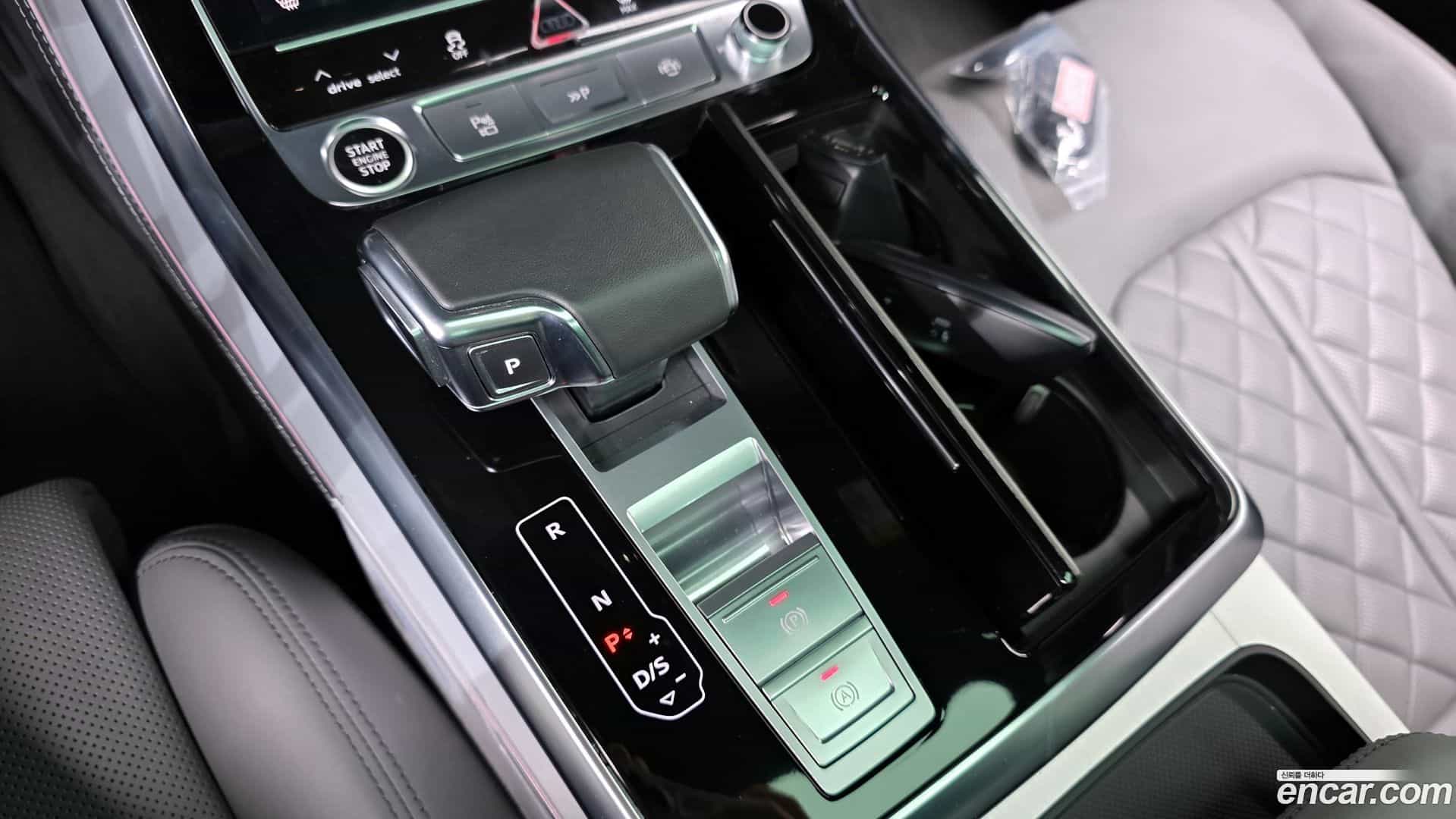 Q8 Audi 2023.11-INNER-009