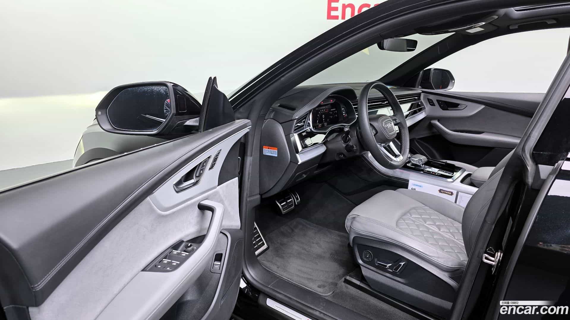 Q8 Audi 2023.11-INNER-010