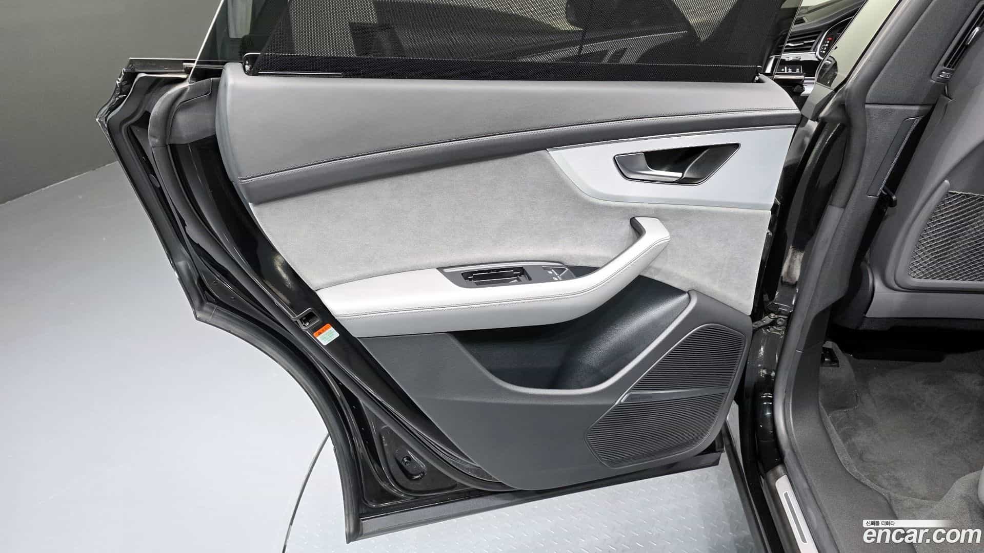 Q8 Audi 2023.11-INNER-035