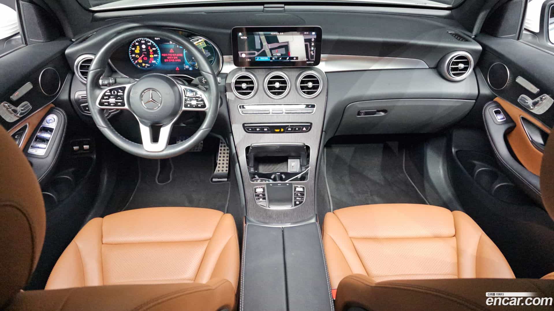GLC-Class Mercedes-Benz 2021.11-INNER-007