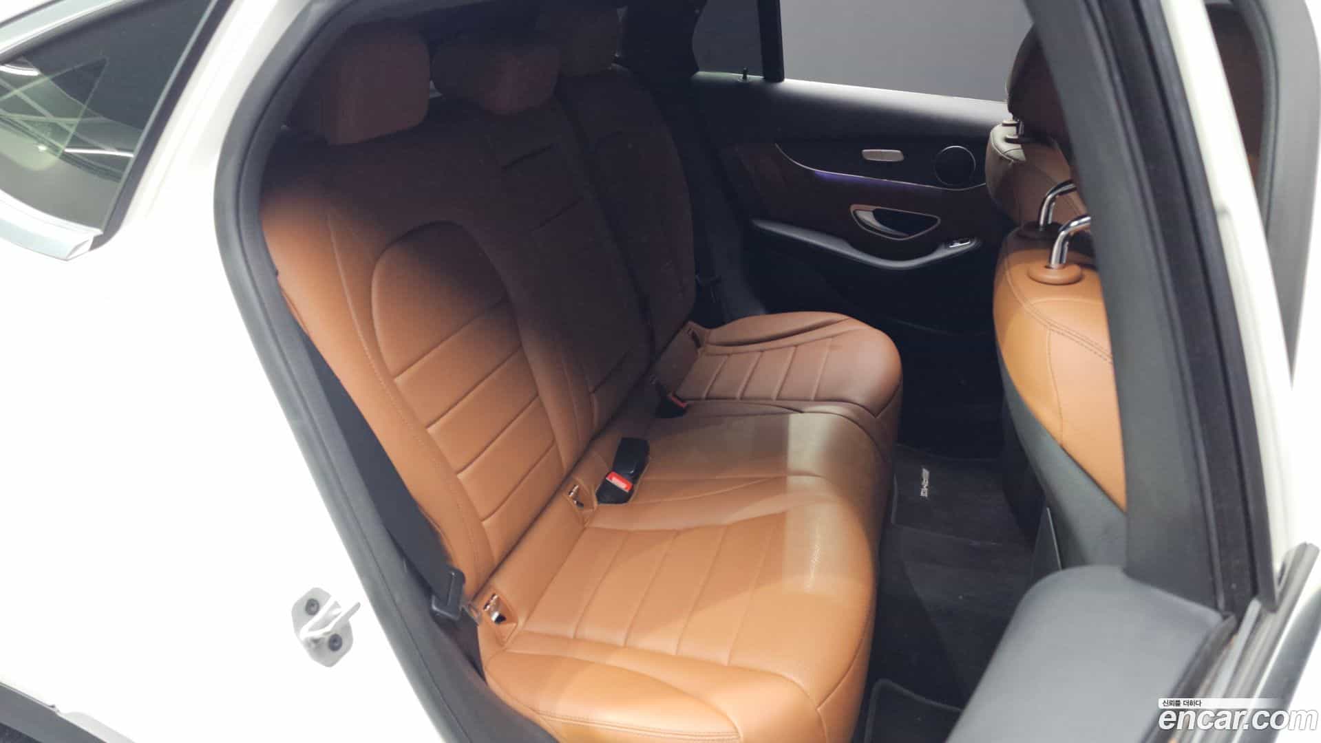 GLC-Class Mercedes-Benz 2021.11-OPTION-016