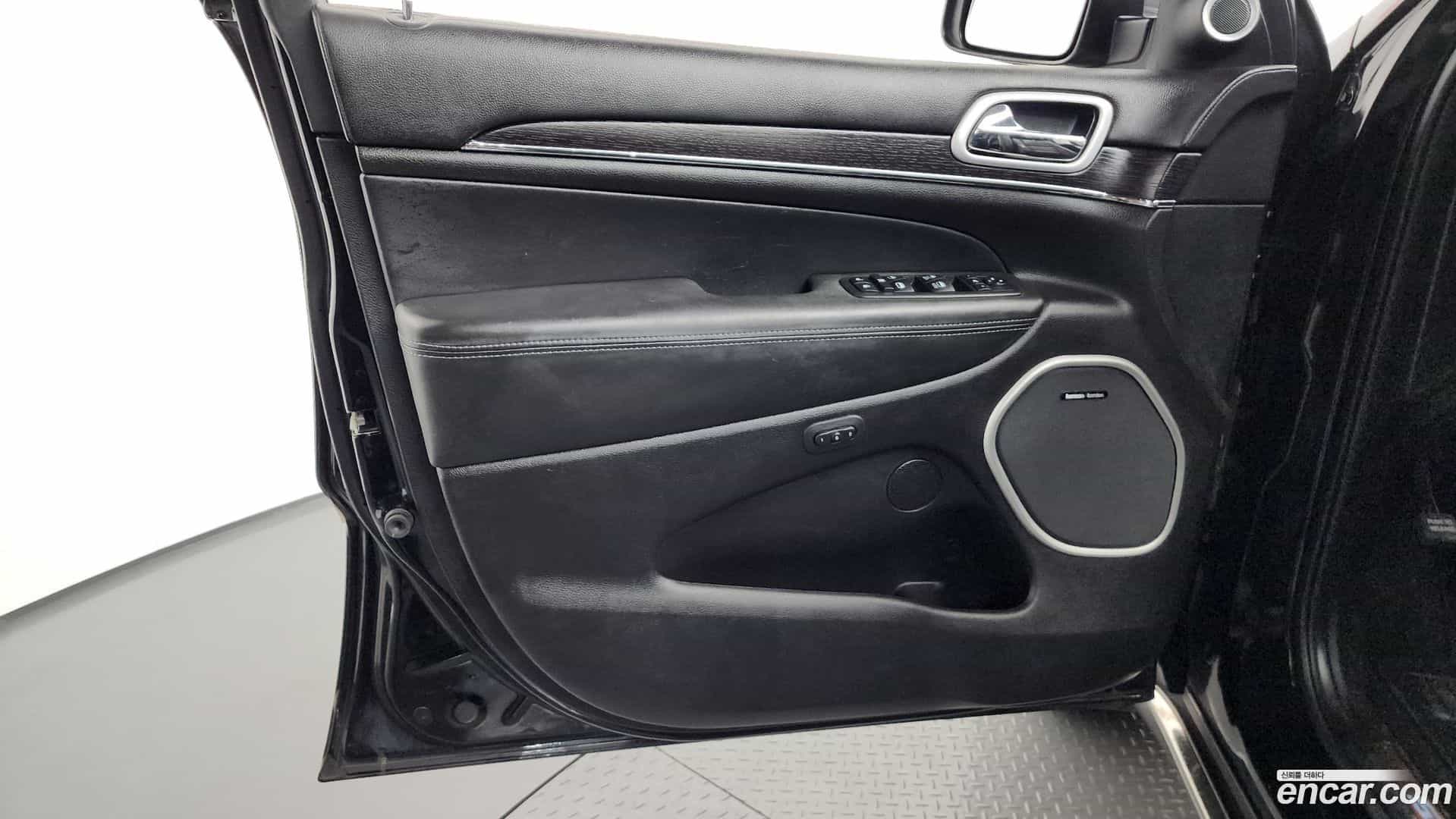 Cherokee Jeep 2020.7-INNER-034
