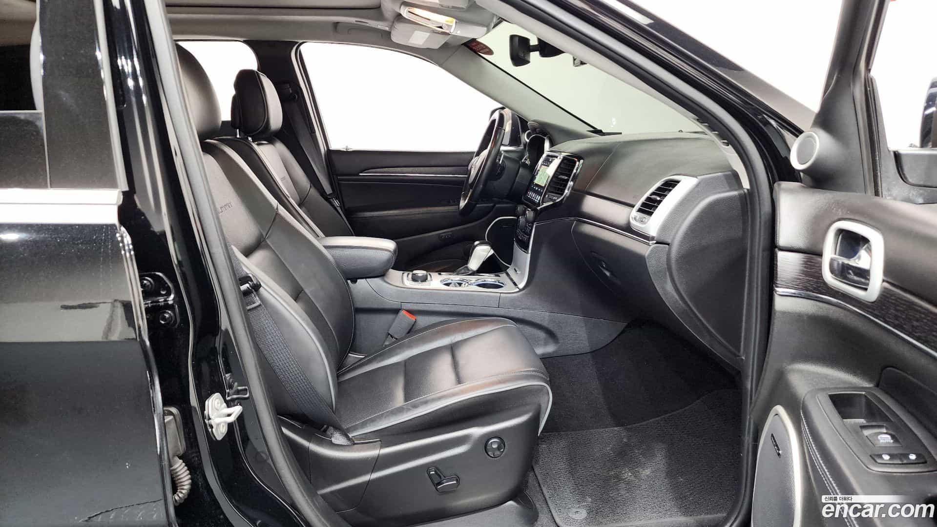 Cherokee Jeep 2020.7-INNER-036