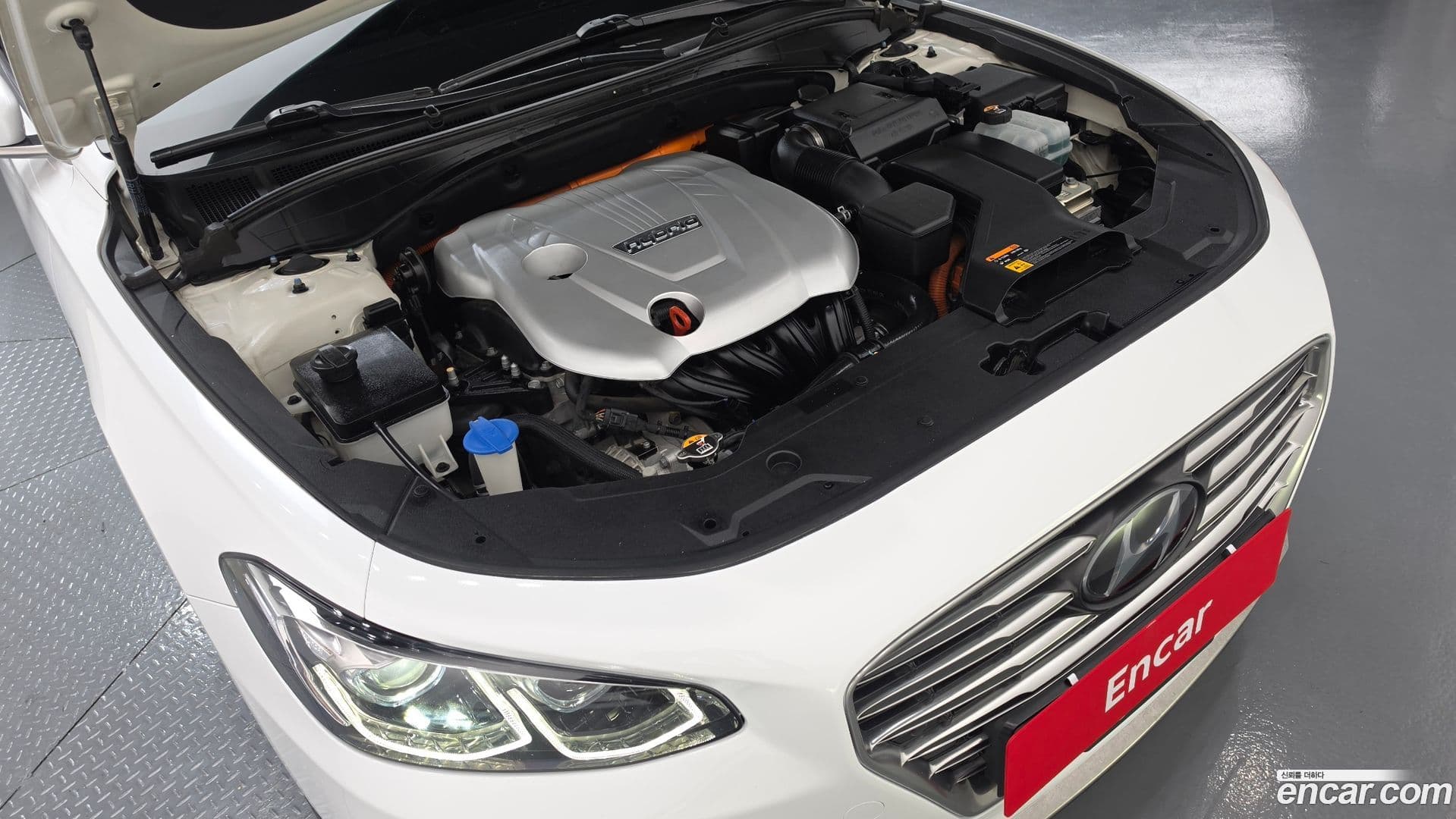 Main__Slider__Photo:Grandeur Hyundai 2017.6-5