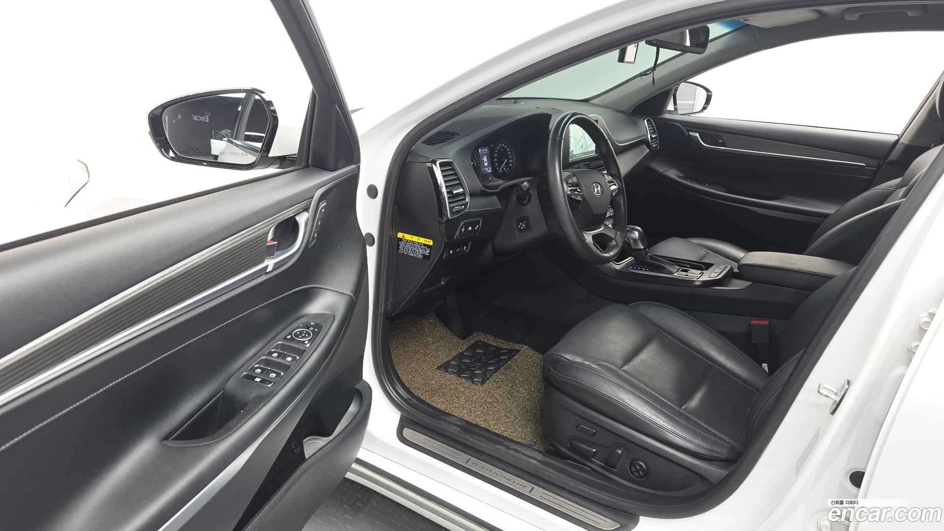 Grandeur Hyundai 2017.6-INNER-010
