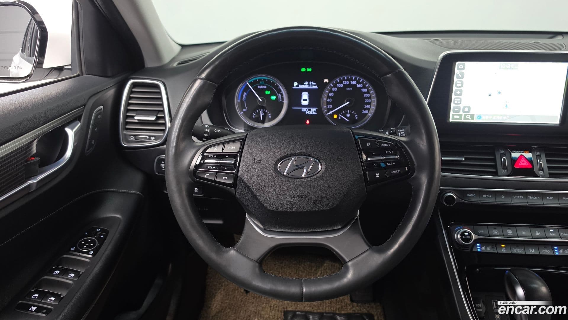 Main__Slider__Photo:Grandeur Hyundai 2017.6-13
