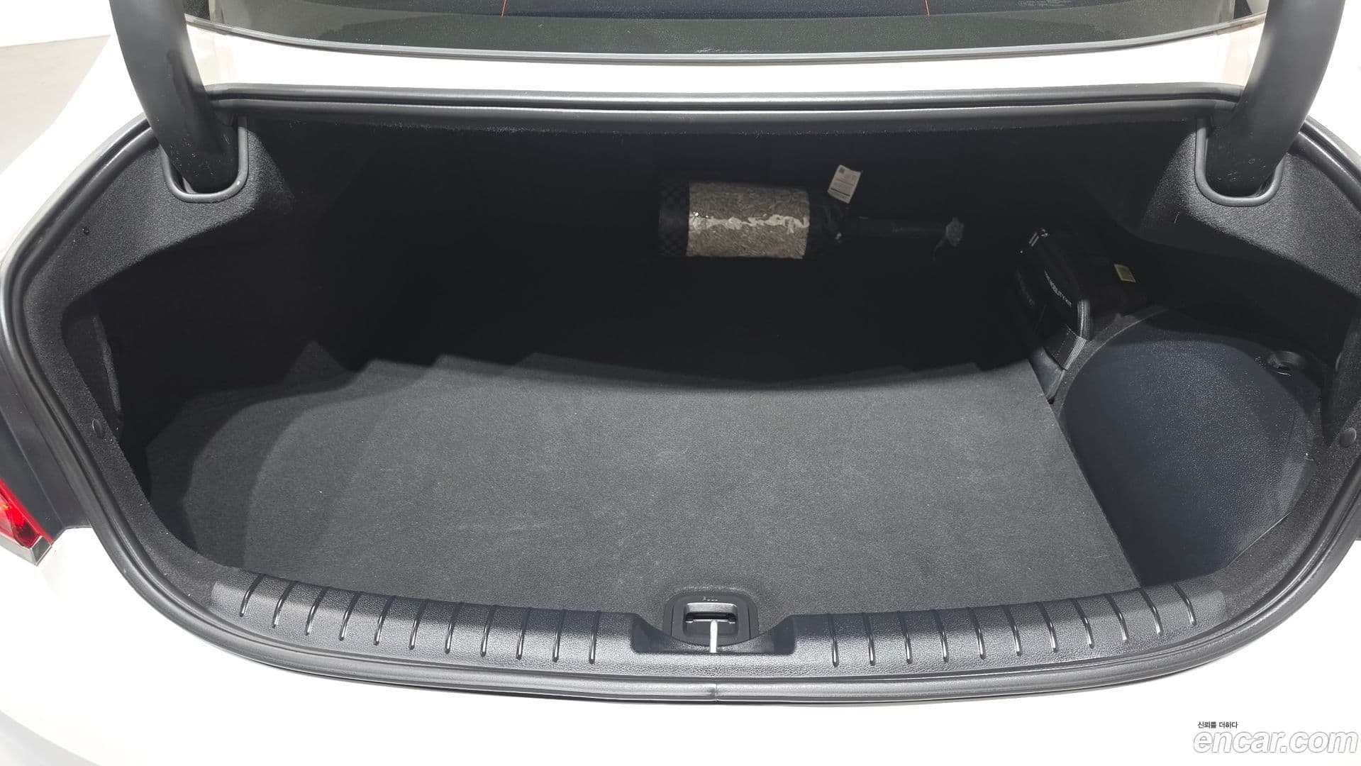 Main__Slider__Photo:Grandeur Hyundai 2017.6-15