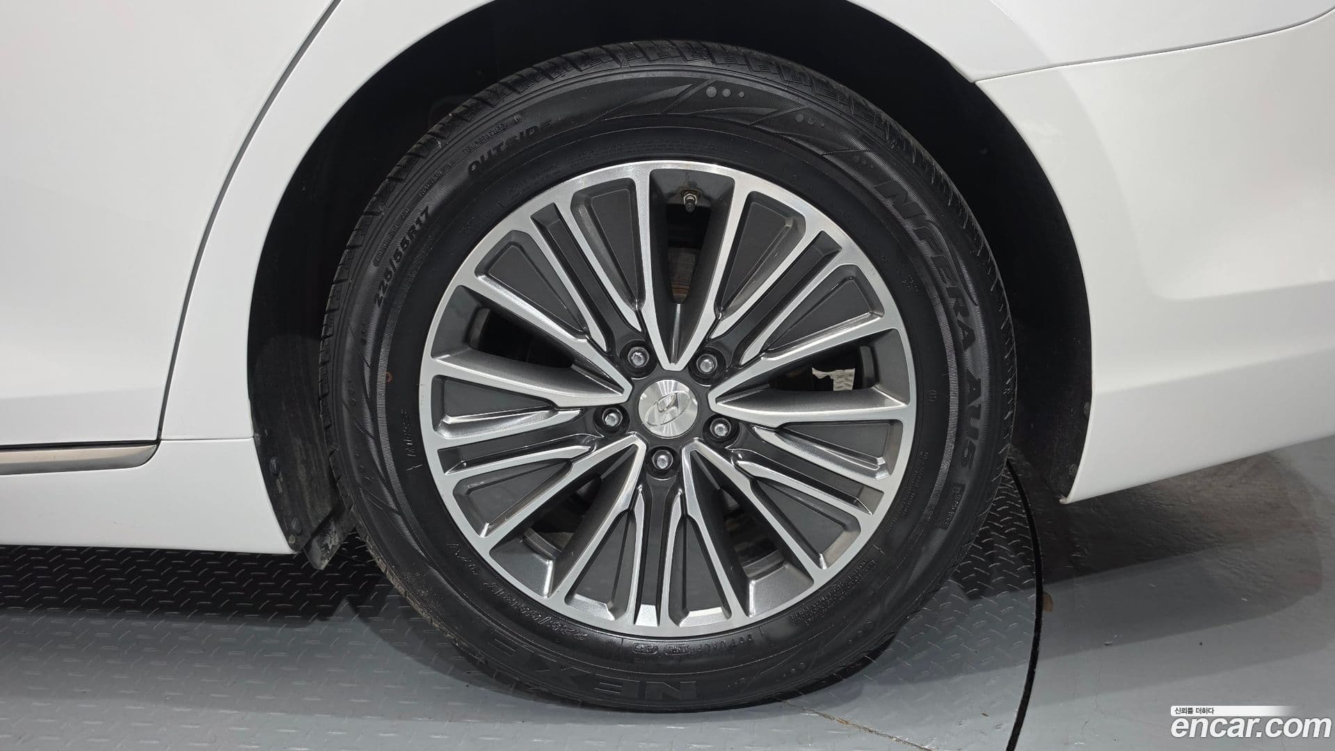 Main__Slider__Photo:Grandeur Hyundai 2017.6-20