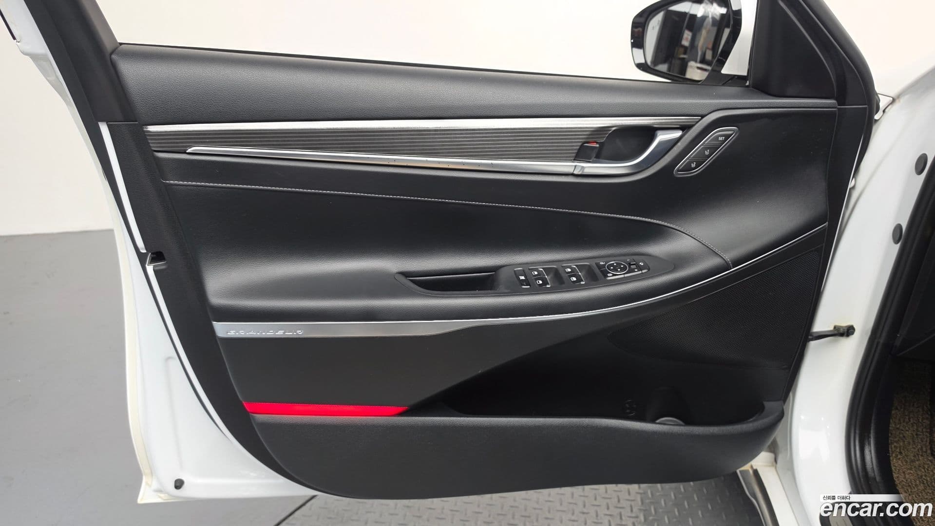 Main__Slider__Photo:Grandeur Hyundai 2017.6-23