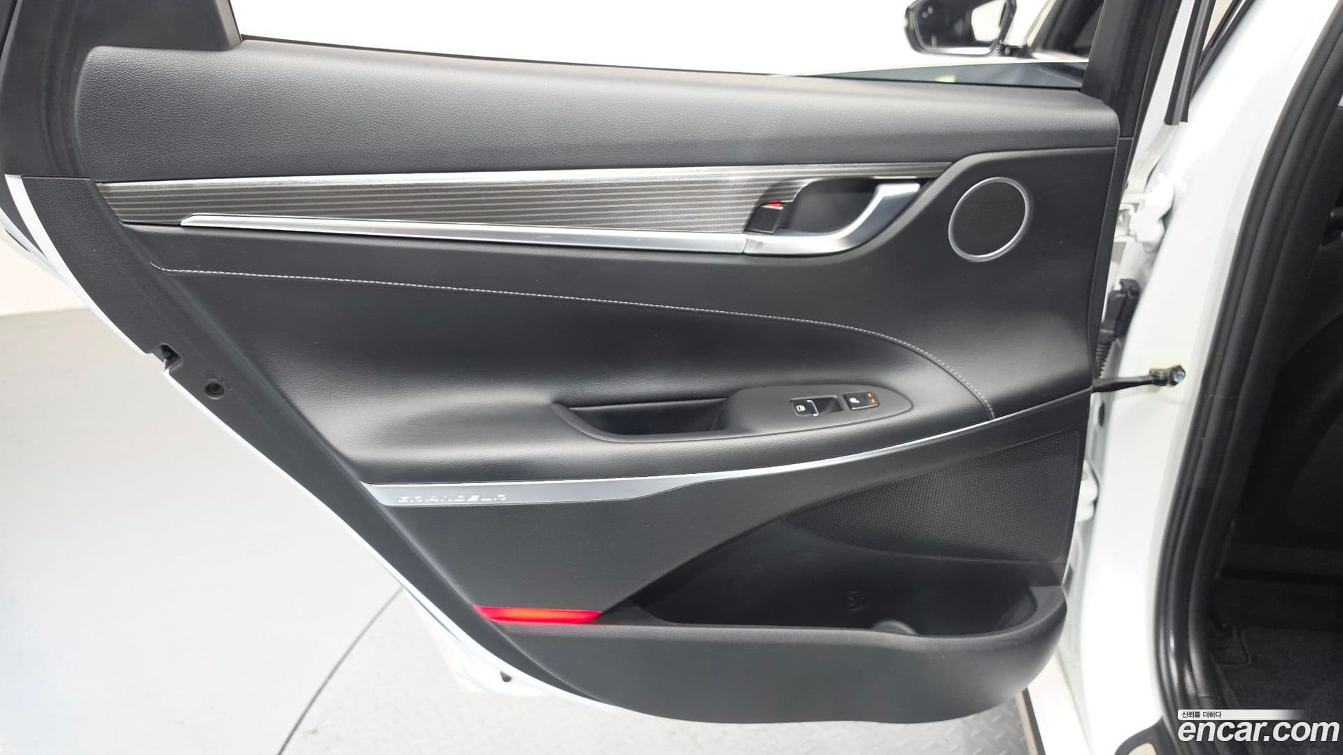 Main__Slider__Photo:Grandeur Hyundai 2017.6-24
