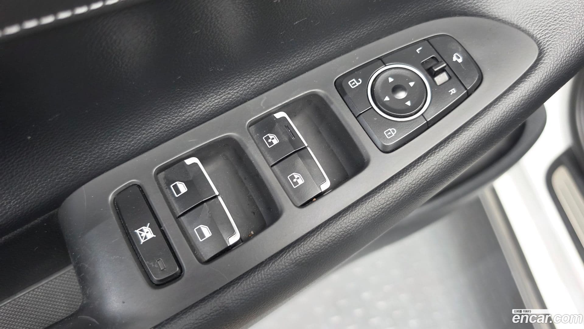Main__Slider__Photo:Grandeur Hyundai 2017.6-27