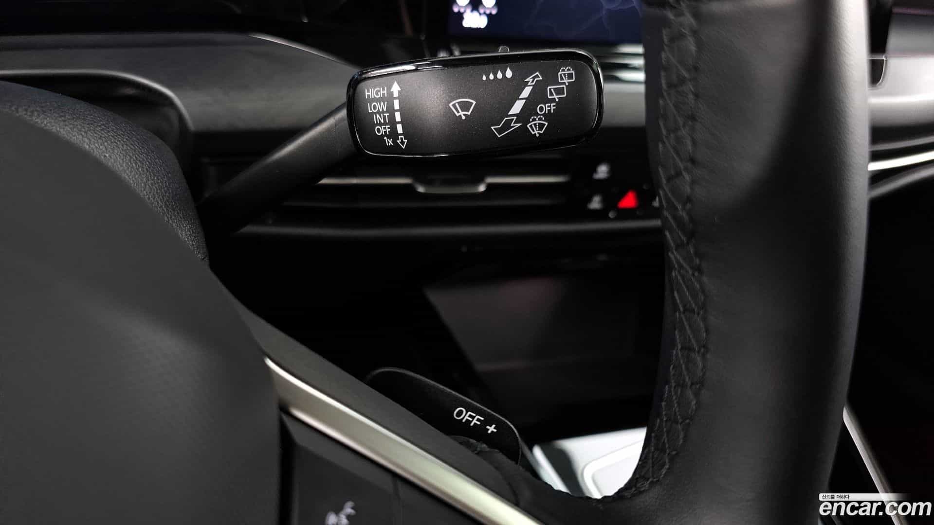 Golf Volkswagen 2023.6-OPTION-042