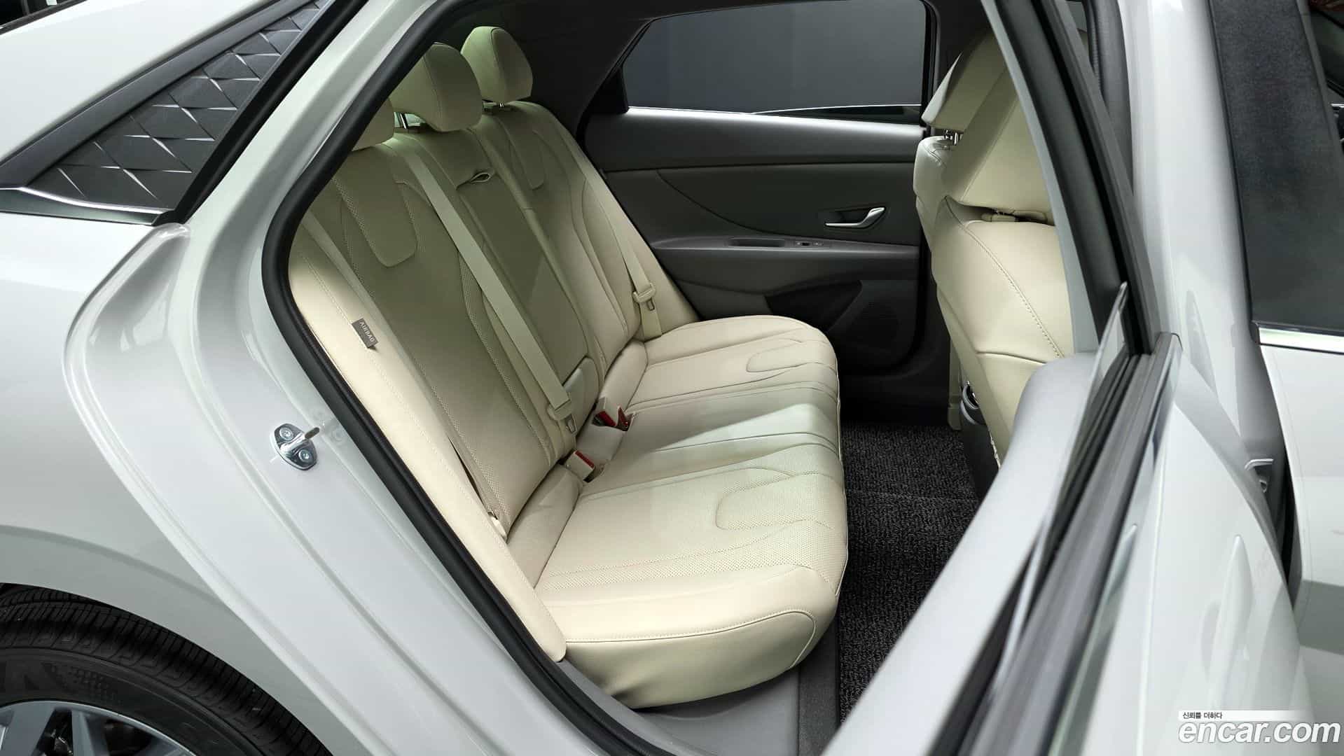 AVANTE Hyundai 2024.8-OPTION-015