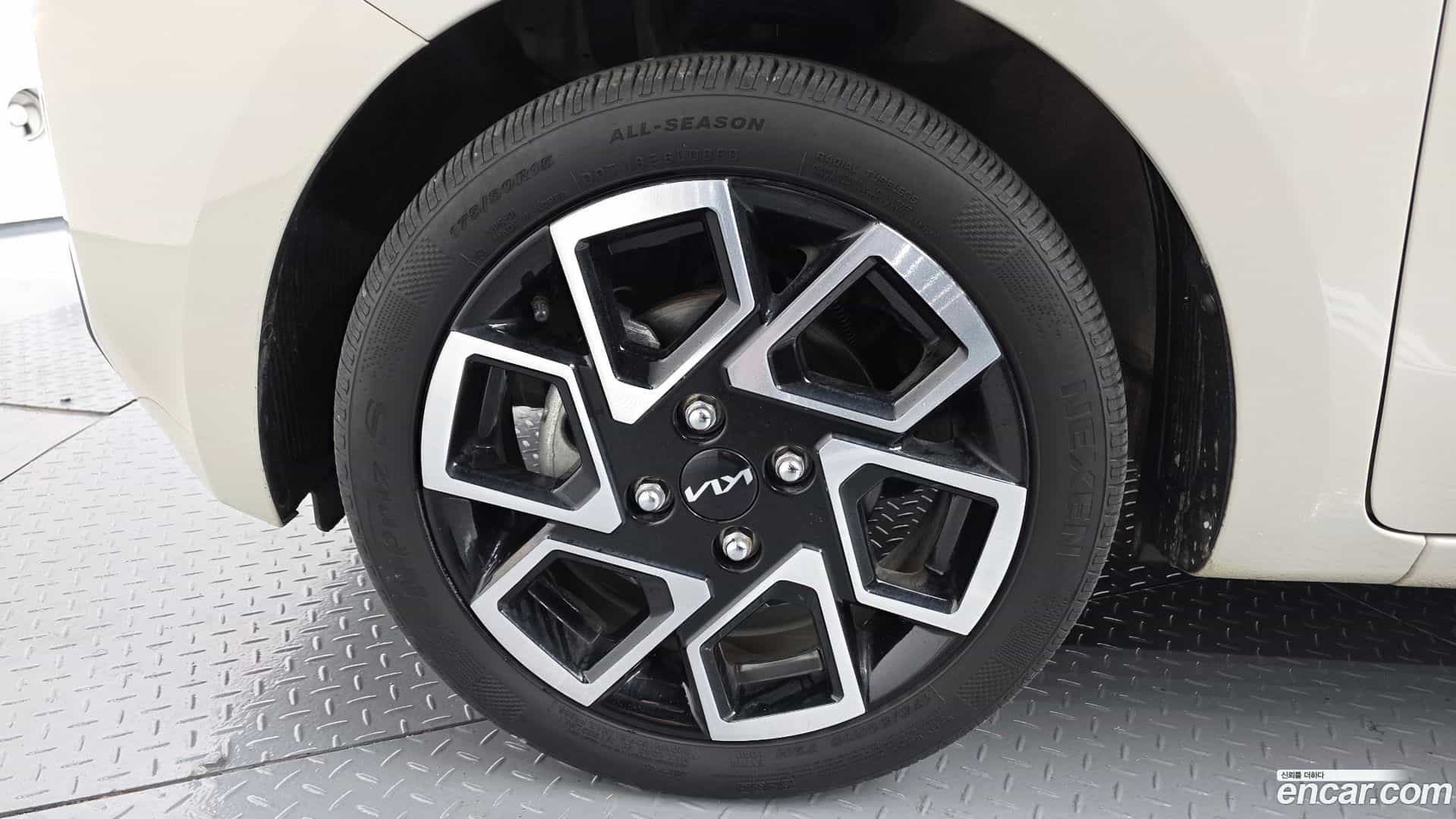RAY Kia 2023.6-OUTER-005