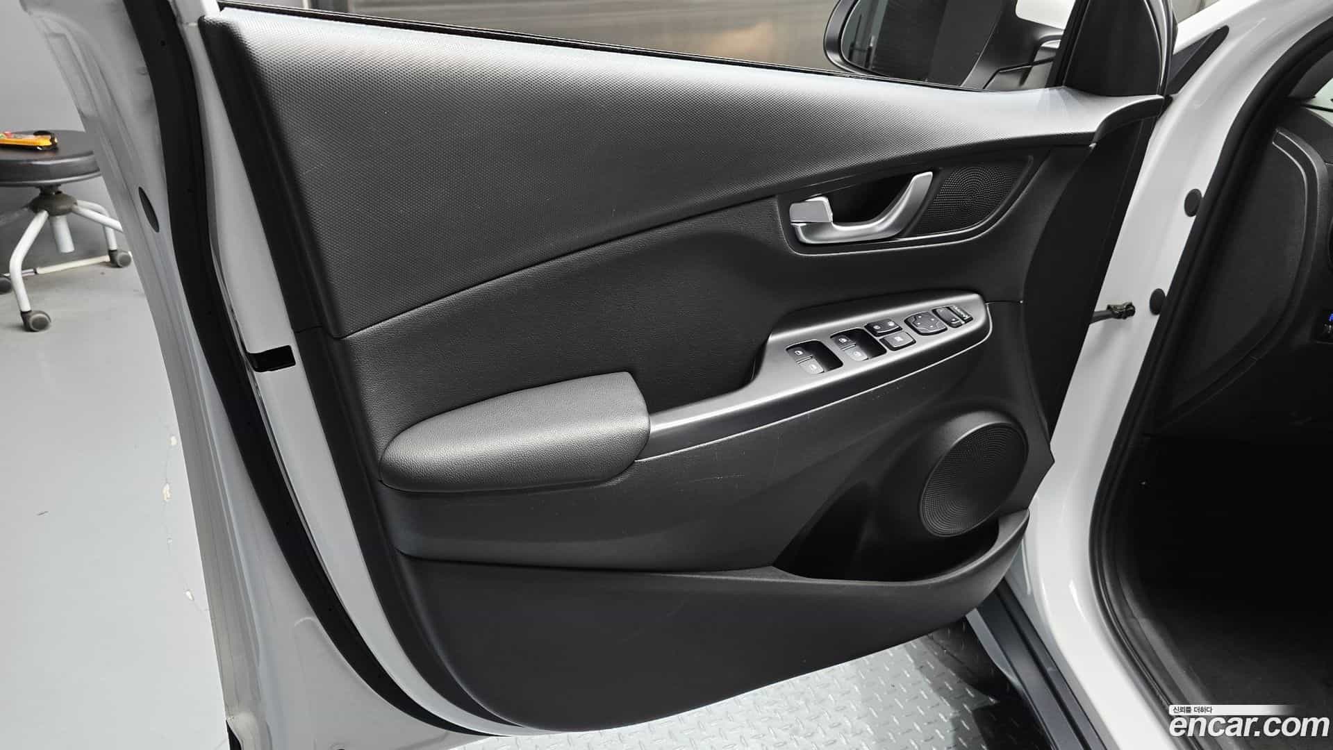 Kona Hyundai 2021.6-INNER-034