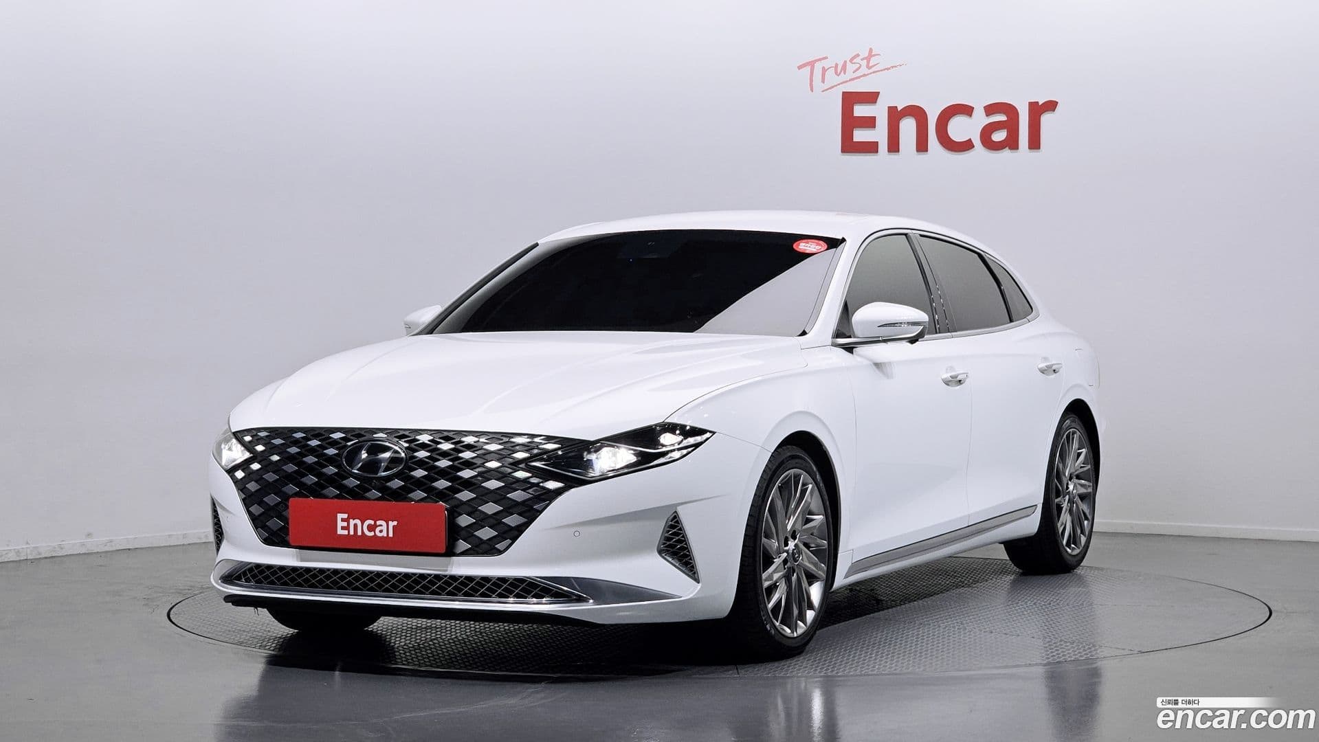 Main__Slider__Photo:Grandeur Hyundai 2020.5-0