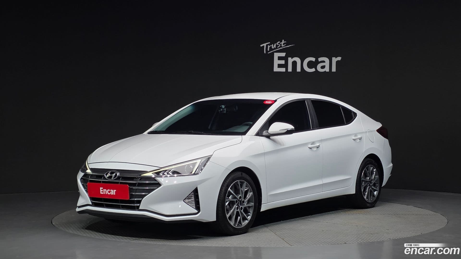 Main__Slider__Photo:AVANTE Hyundai 2019.9-0