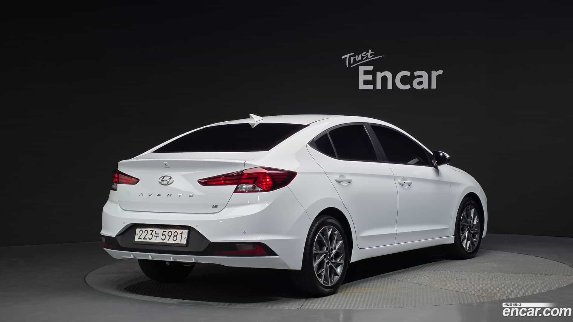 AVANTE Hyundai 2019.9-OUTER-002