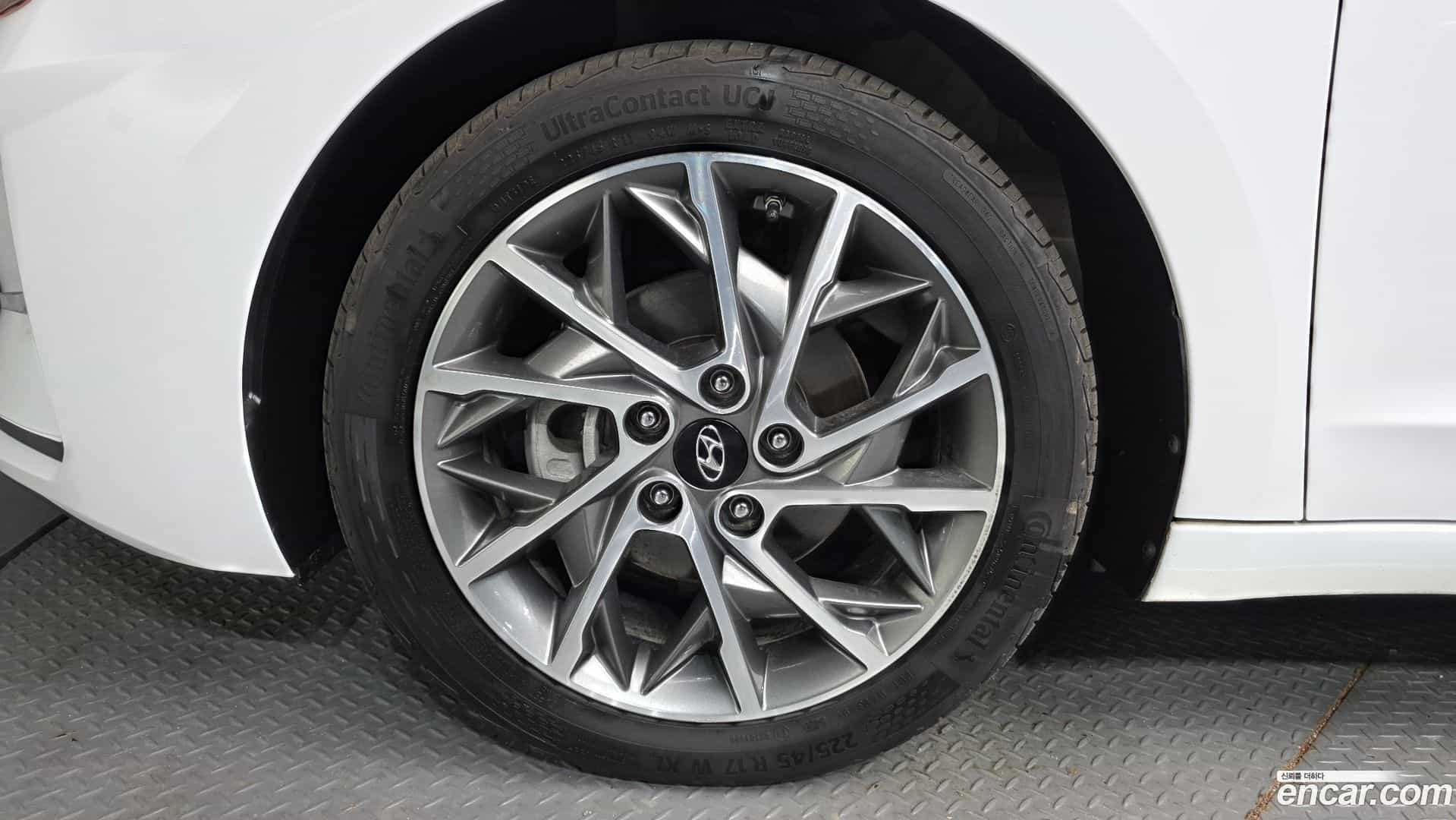 AVANTE Hyundai 2019.9-OUTER-005
