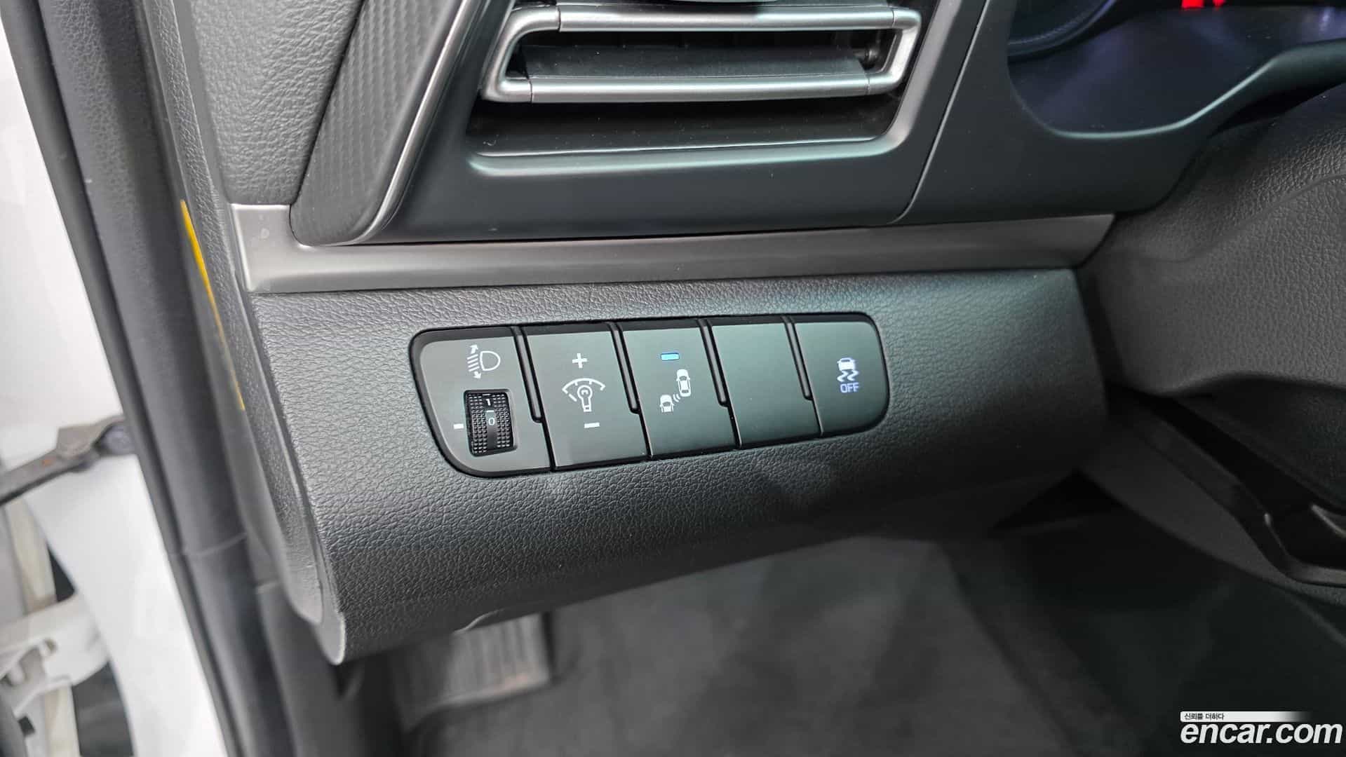 AVANTE Hyundai 2019.9-OPTION-016