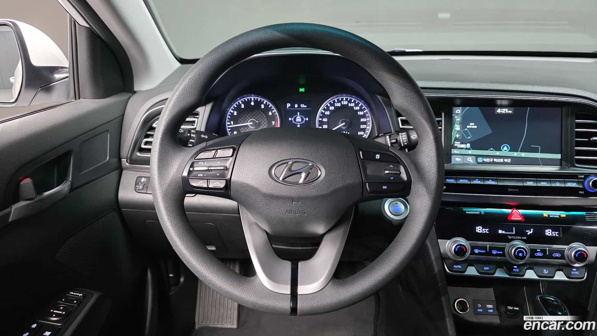 AVANTE Hyundai 2019.9-OPTION-017