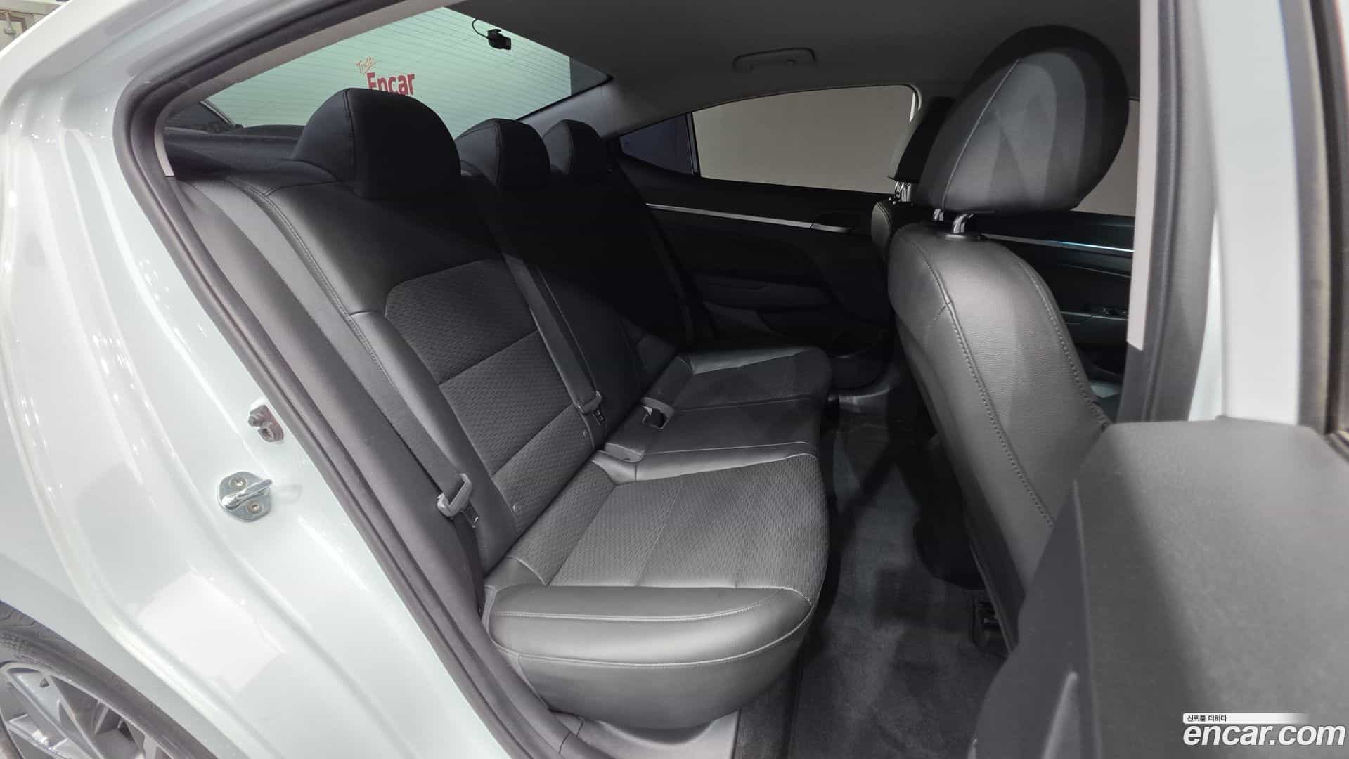 AVANTE Hyundai 2019.9-OPTION-023