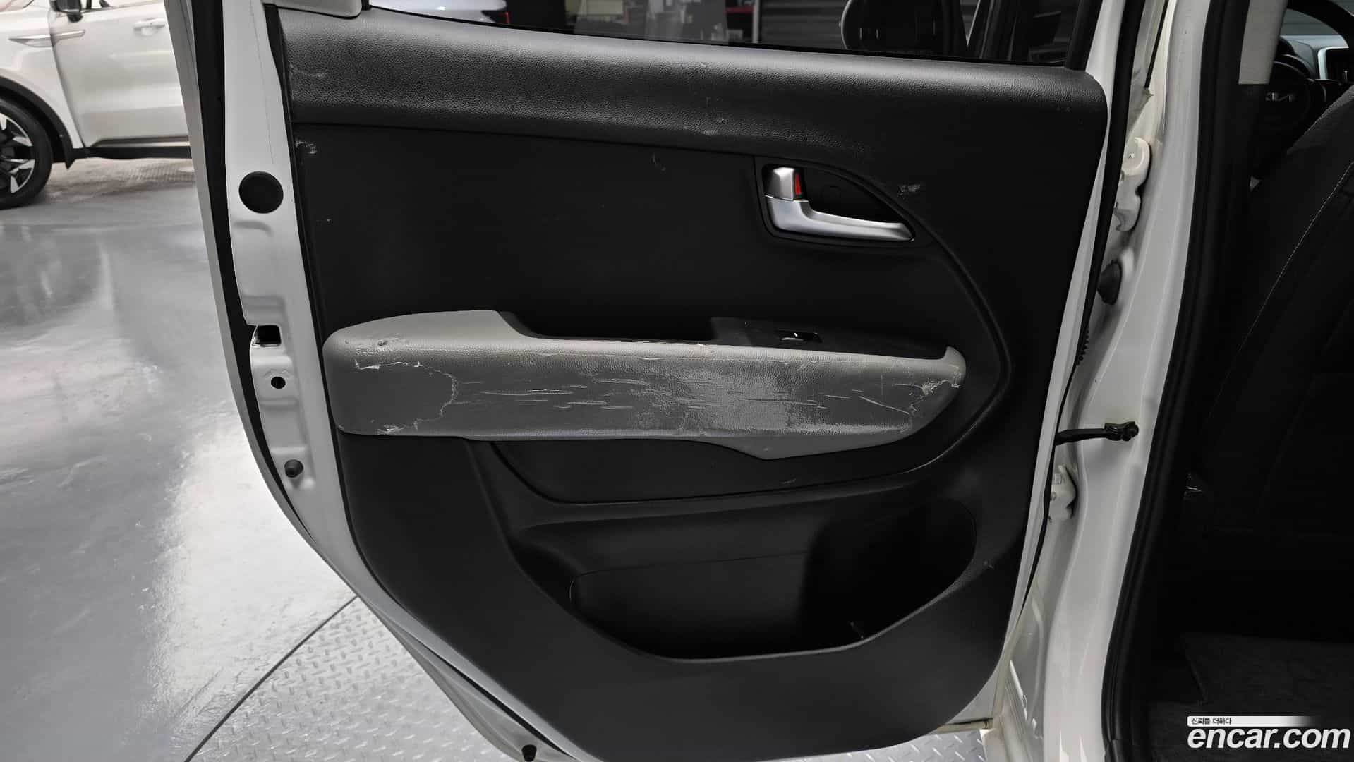 RAY Kia 2022.6-INNER-035
