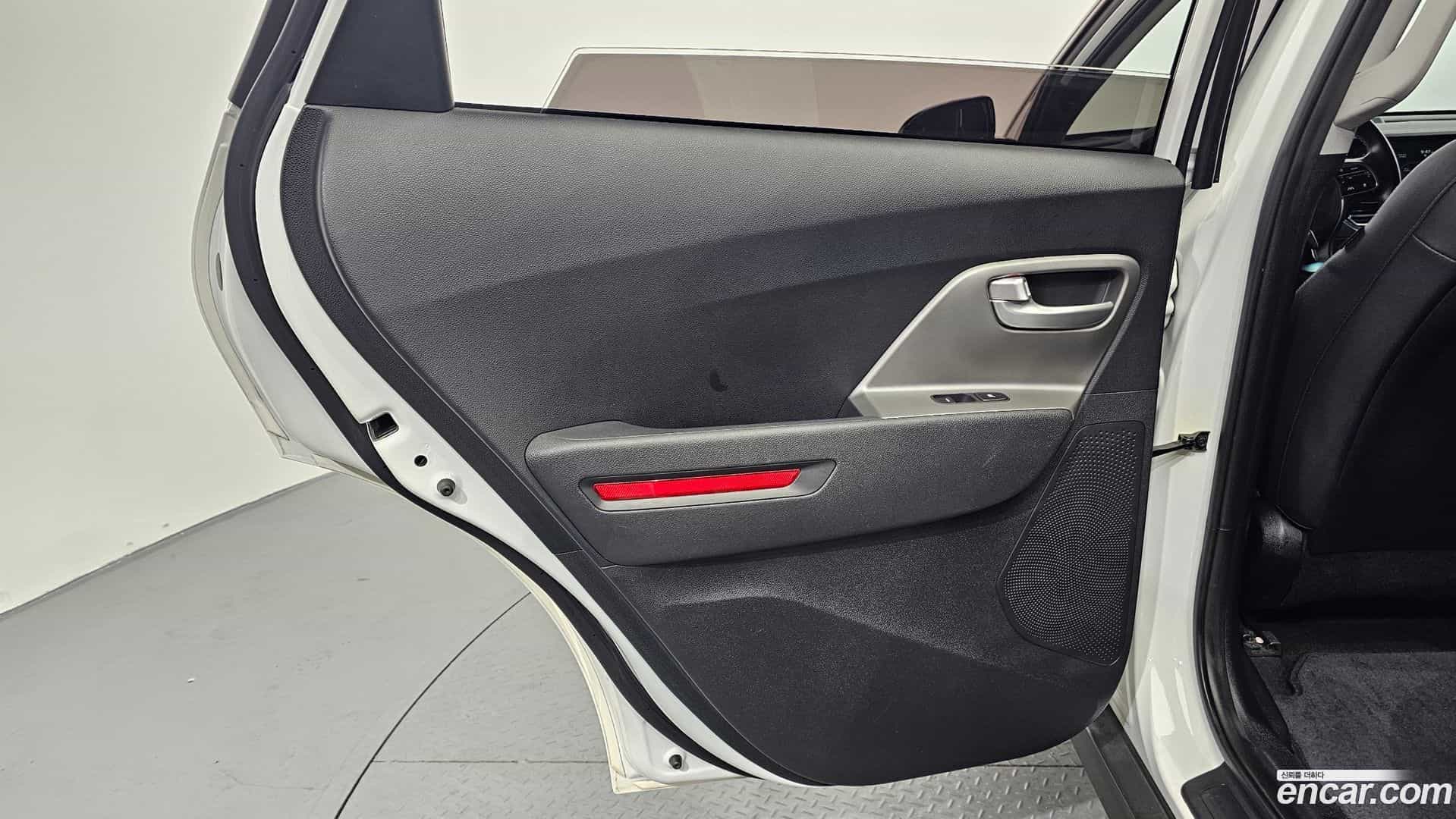 Niro Kia 2022.6-INNER-035