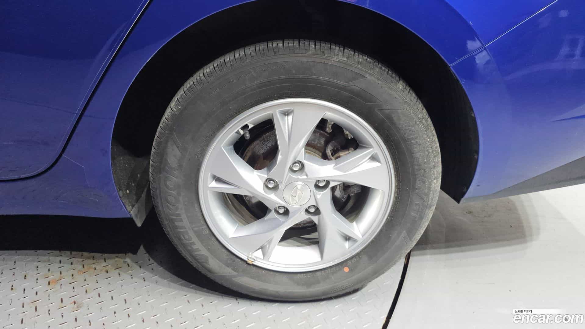 AVANTE Hyundai 2021.1-OUTER-031