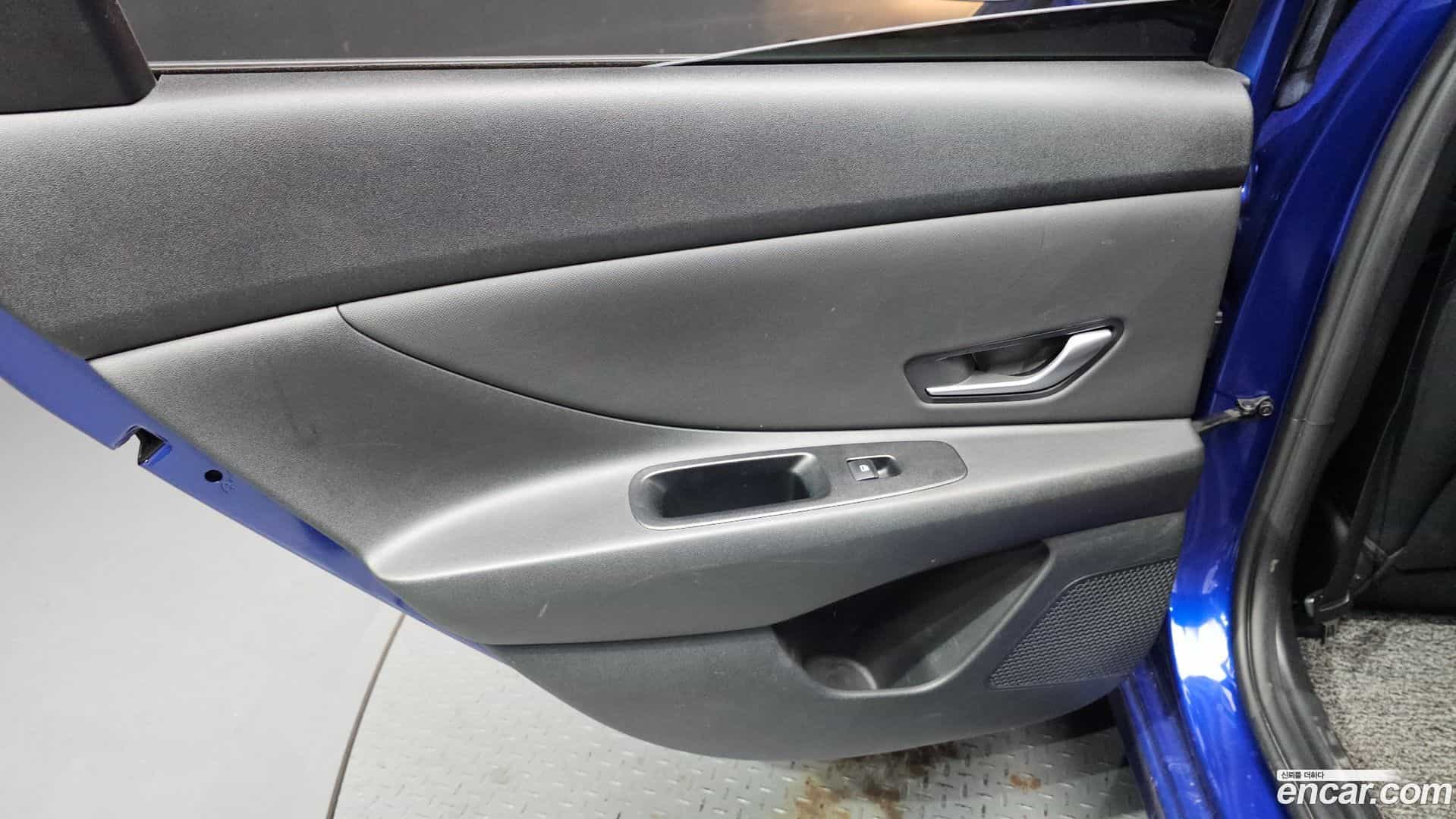 AVANTE Hyundai 2021.1-INNER-035