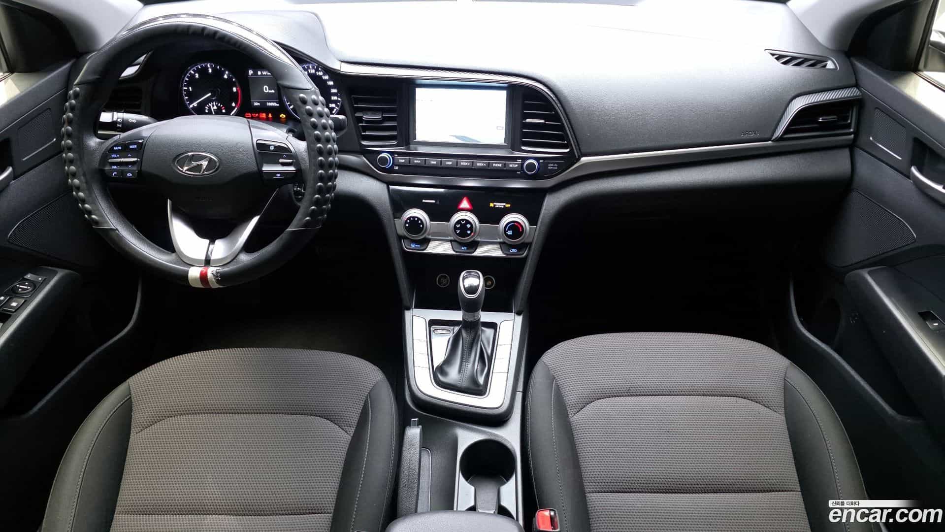 AVANTE Hyundai 2018.11-INNER-007