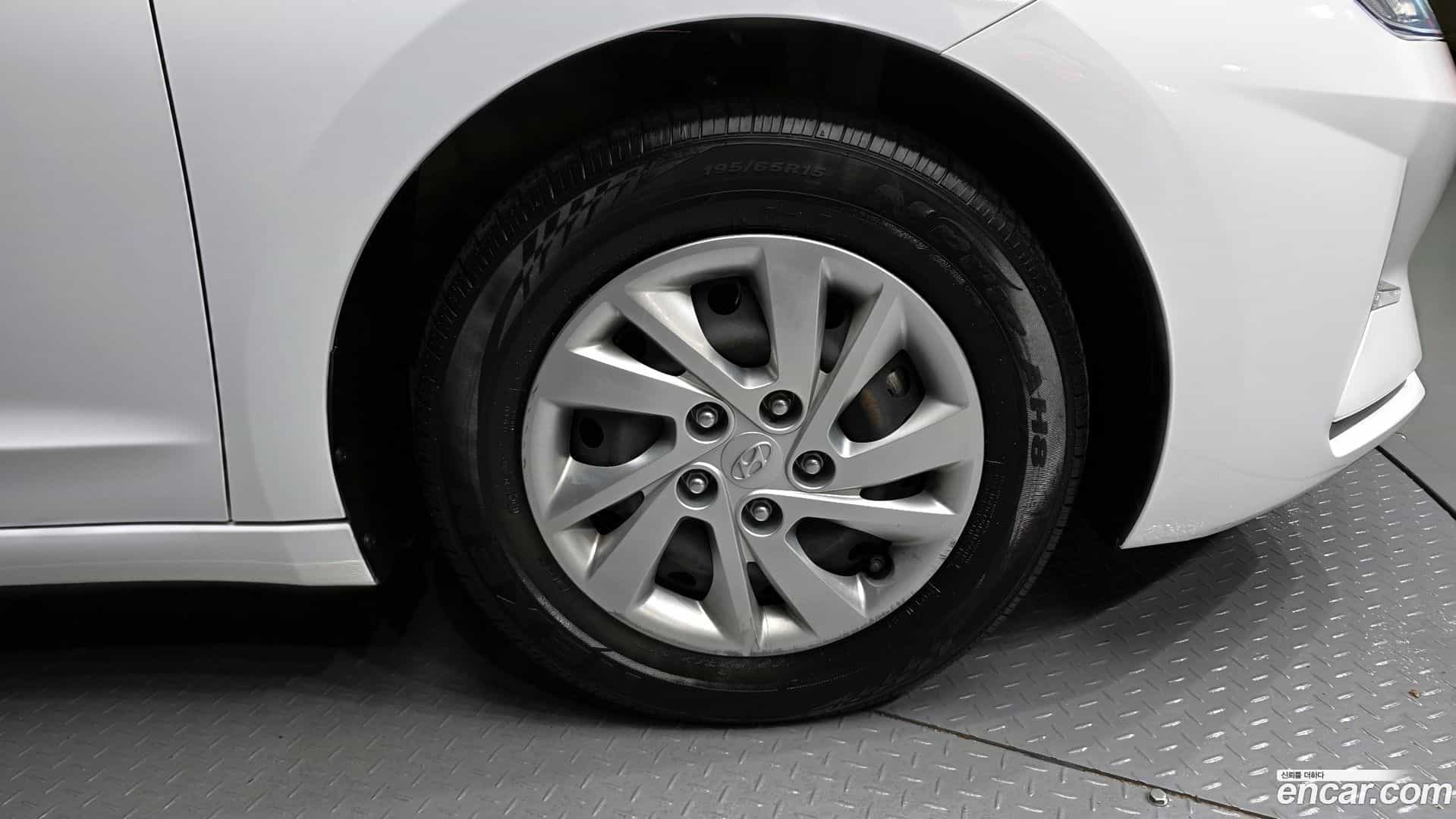 AVANTE Hyundai 2018.11-OUTER-031