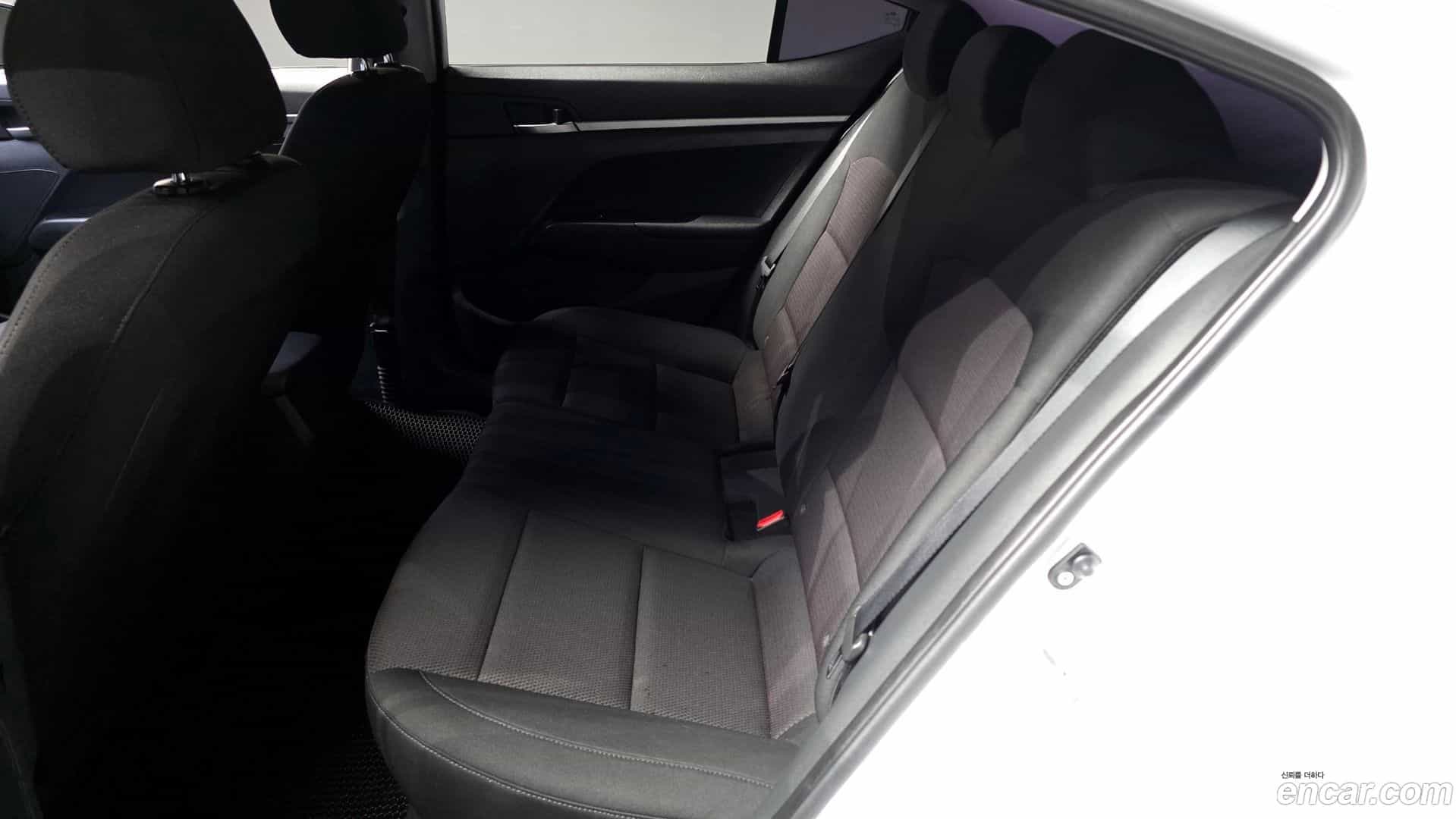 AVANTE Hyundai 2018.11-INNER-036
