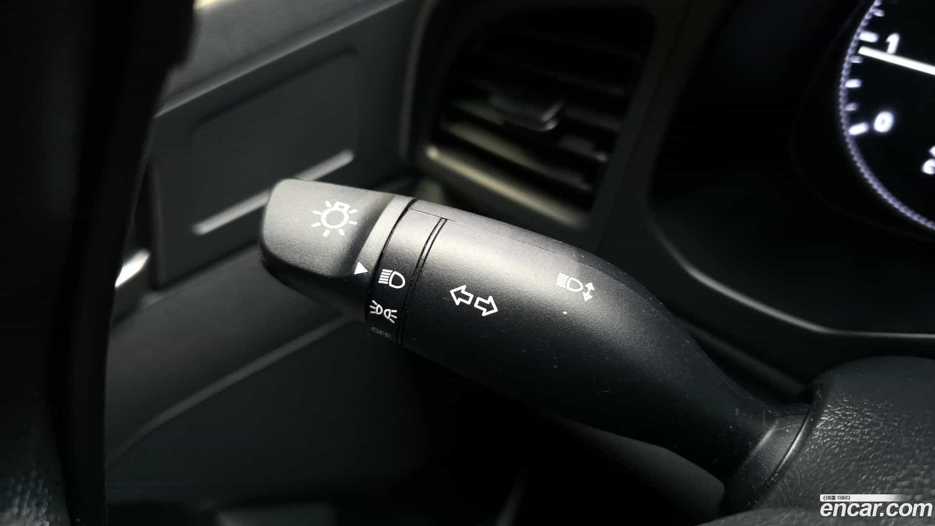 AVANTE Hyundai 2018.11-OPTION-040