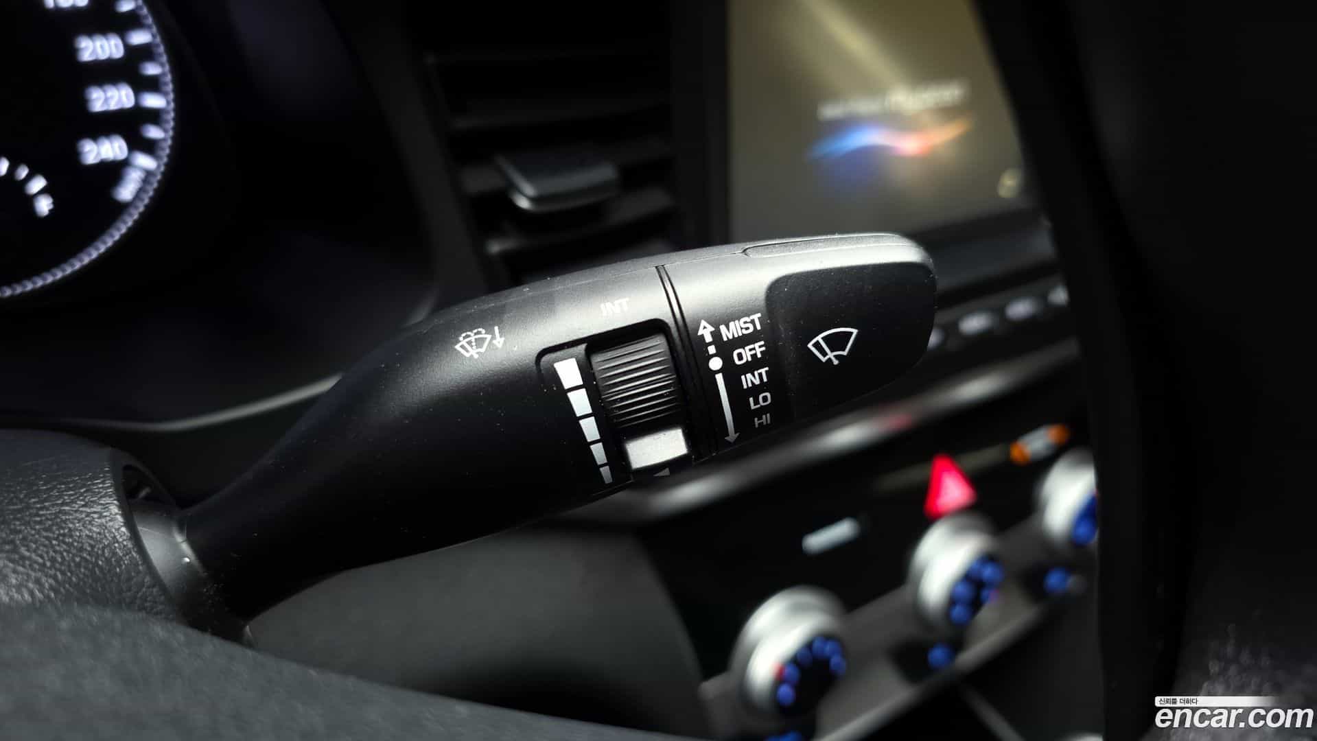 AVANTE Hyundai 2018.11-OPTION-041