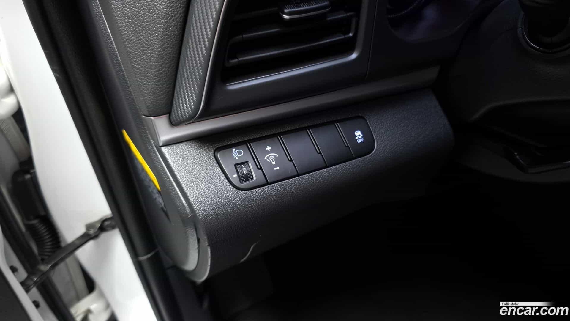 AVANTE Hyundai 2018.11-OPTION-042