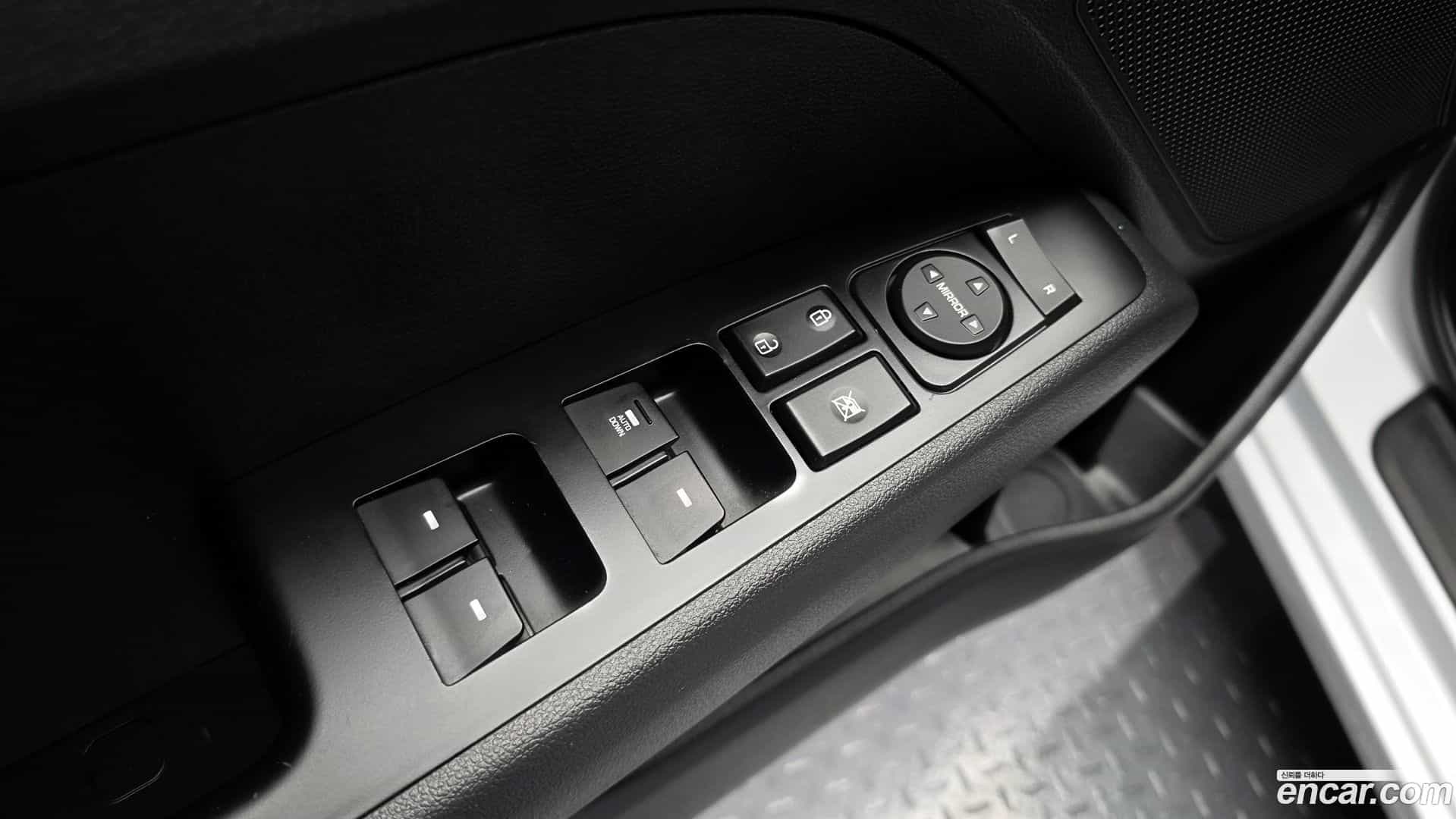AVANTE Hyundai 2018.11-OPTION-043