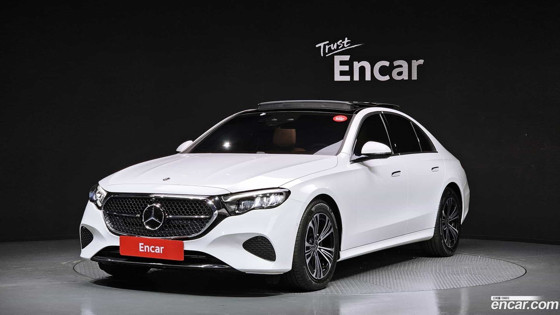 E-Class Mercedes-Benz 2025.8-OUTER-001