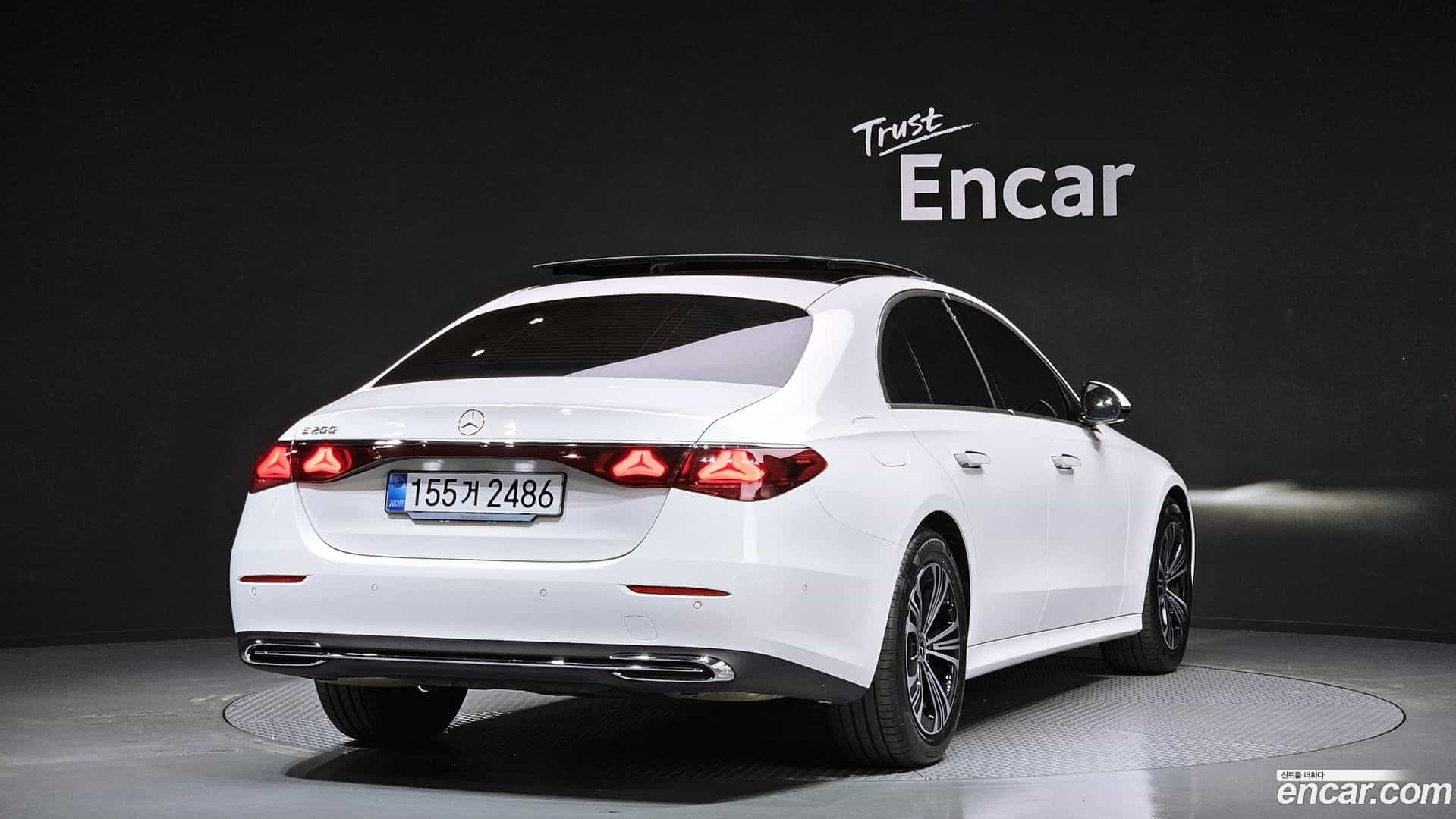E-Class Mercedes-Benz 2025.8-OUTER-002