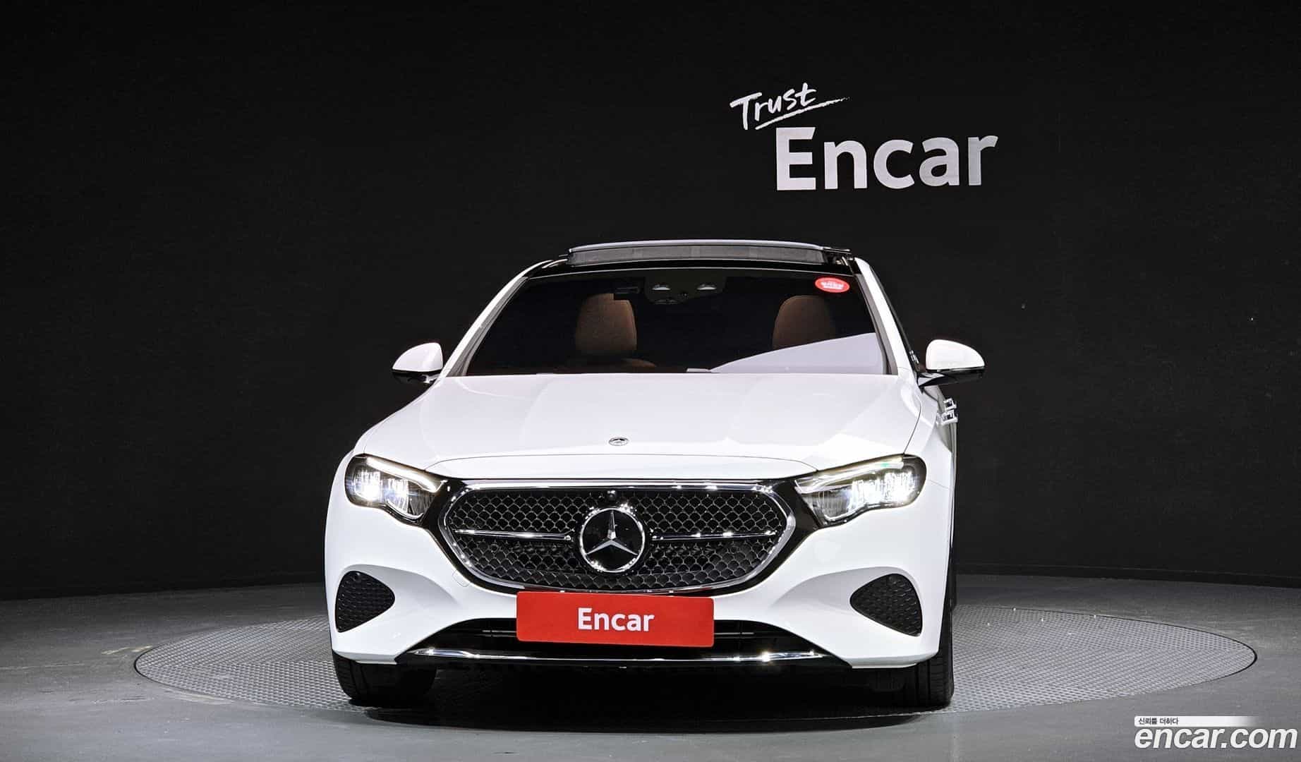 E-Class Mercedes-Benz 2025.8-OUTER-003