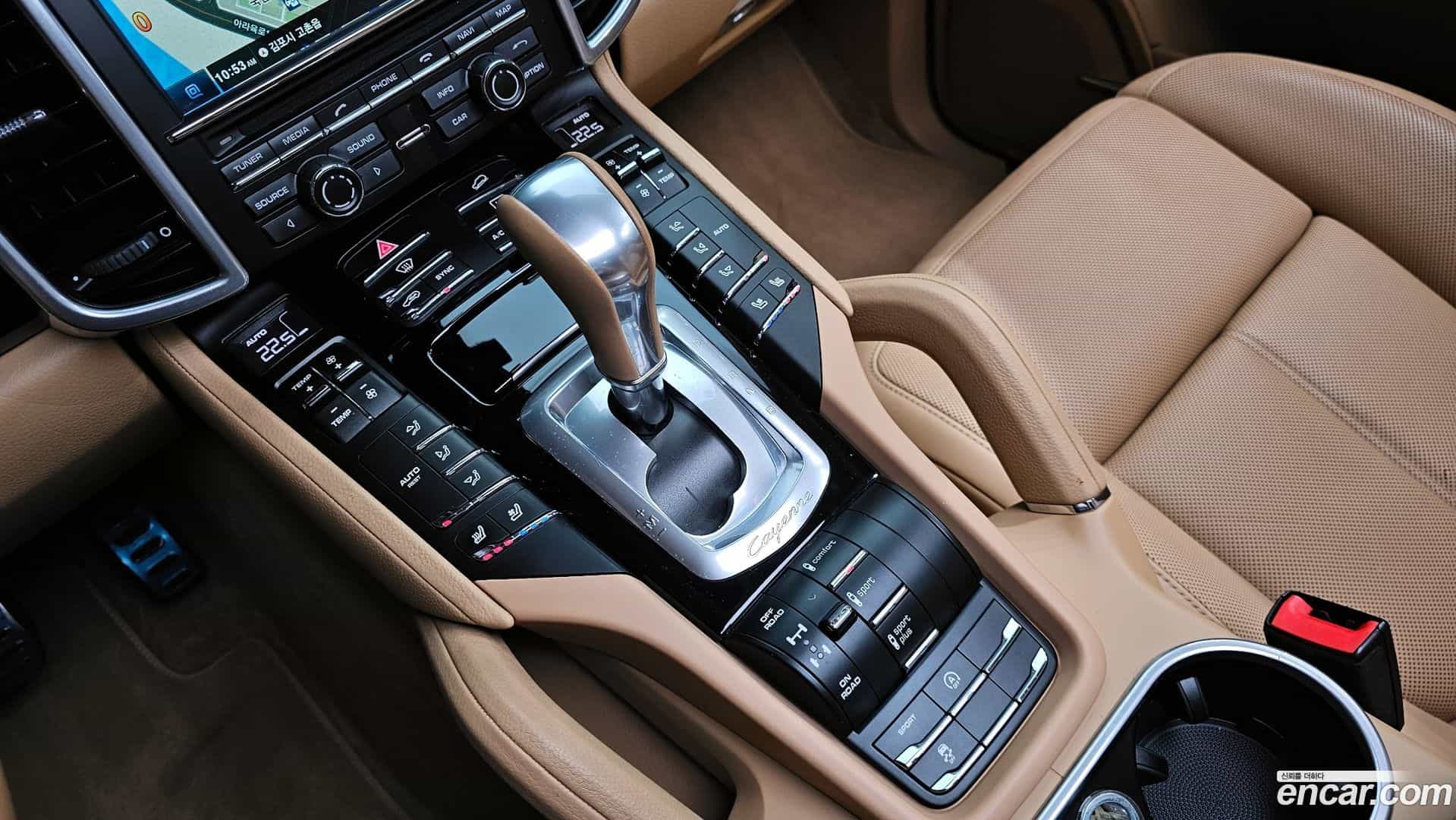 Cayenne Porsche 2015.5-INNER-009