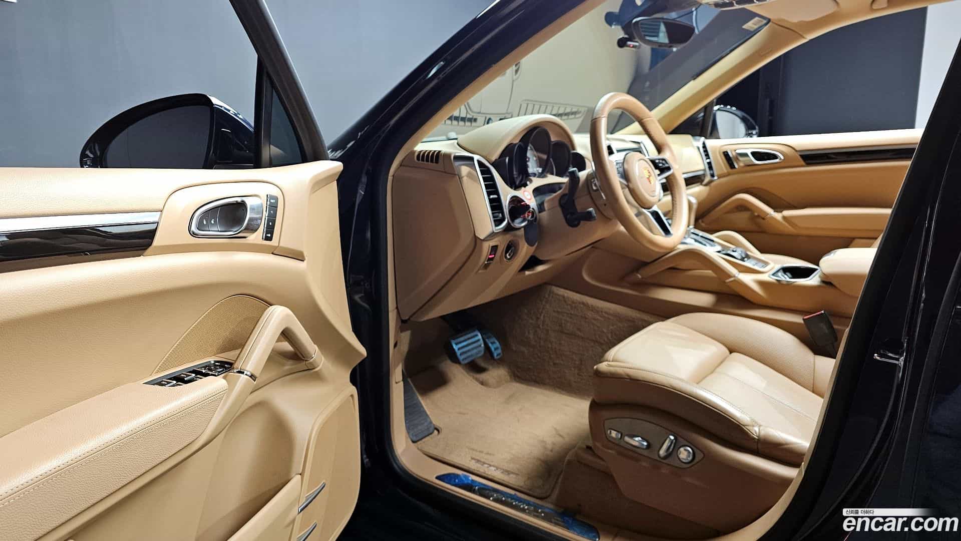 Cayenne Porsche 2015.5-INNER-010