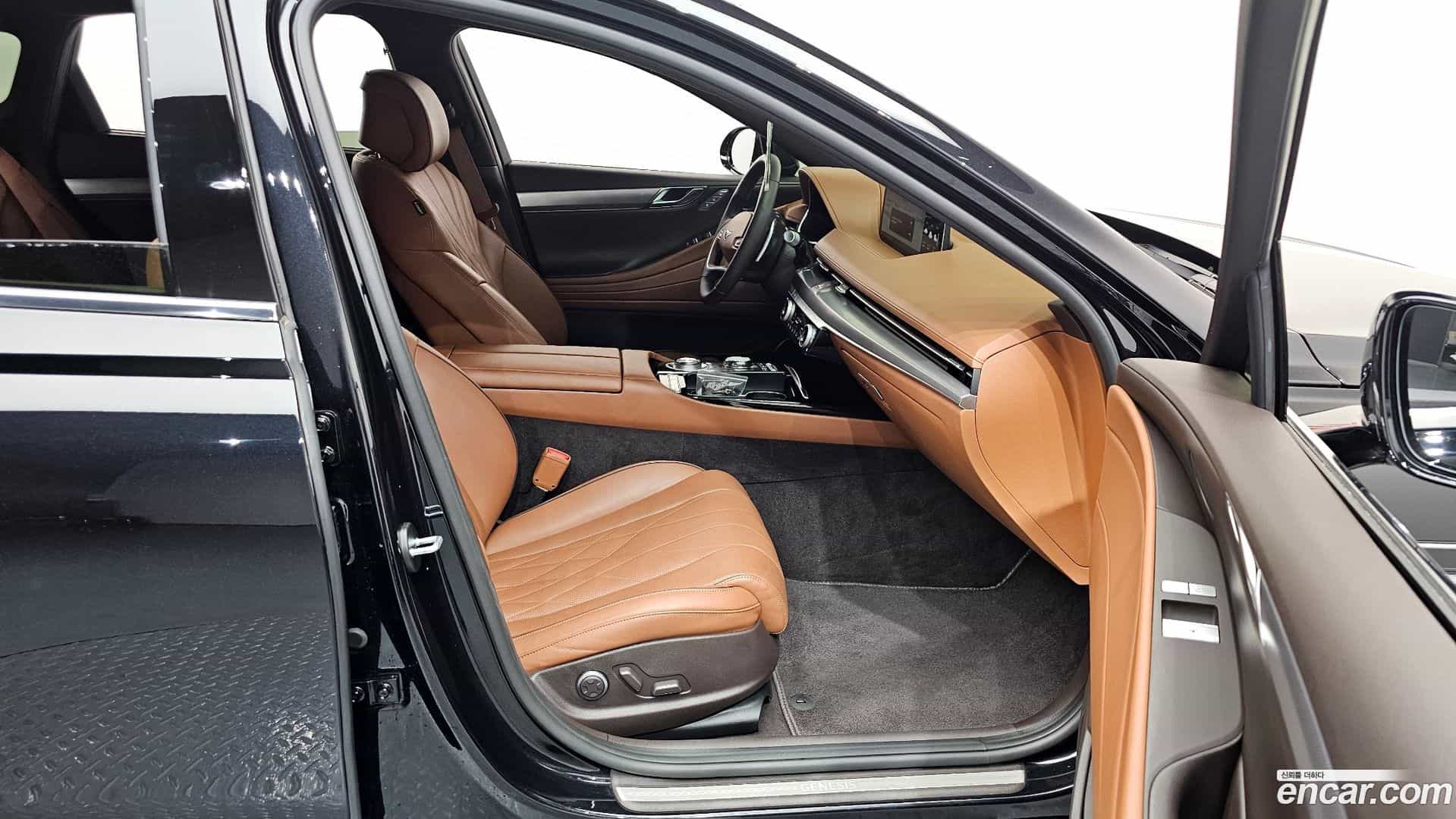 G80 Genesis 2023.1-INNER-036
