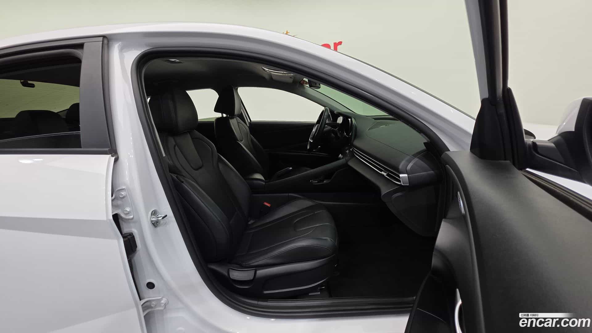 AVANTE Hyundai 2020.5-INNER-010