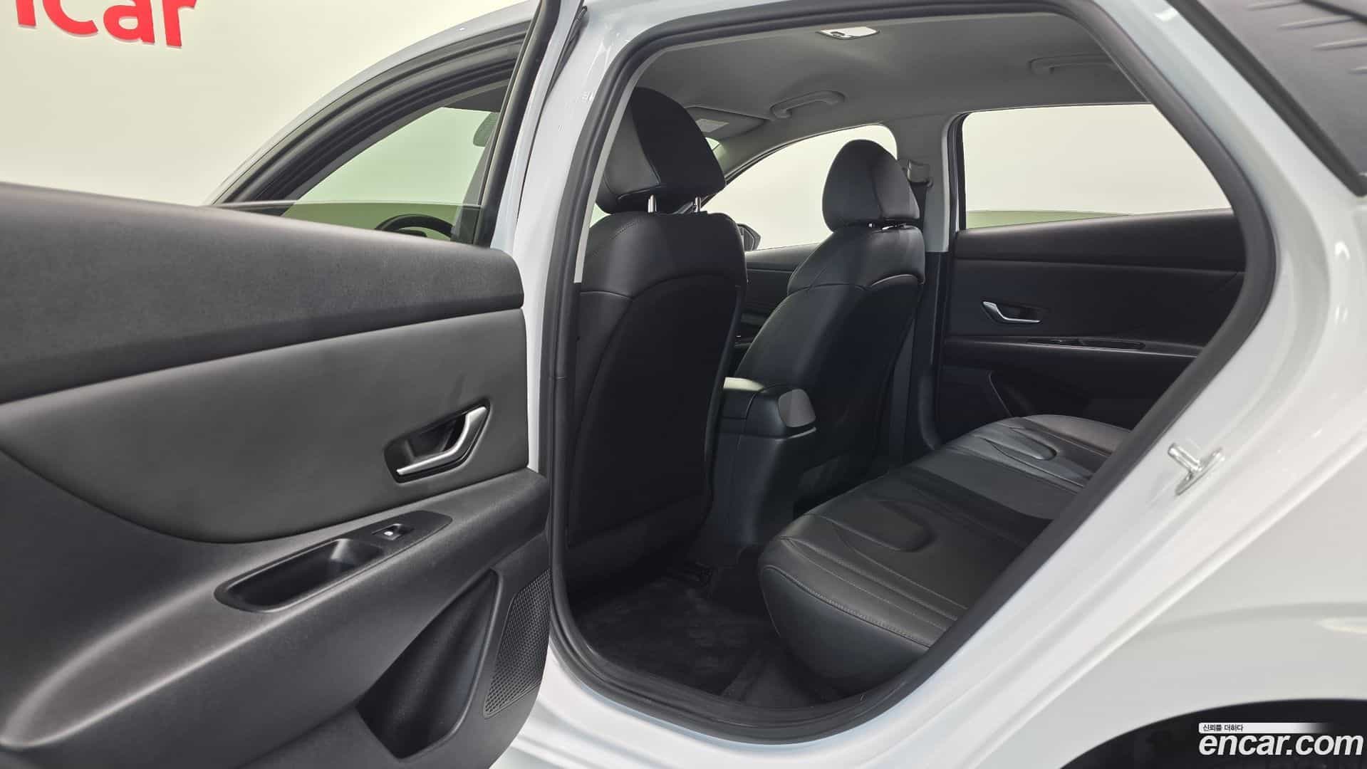 AVANTE Hyundai 2020.5-OPTION-022