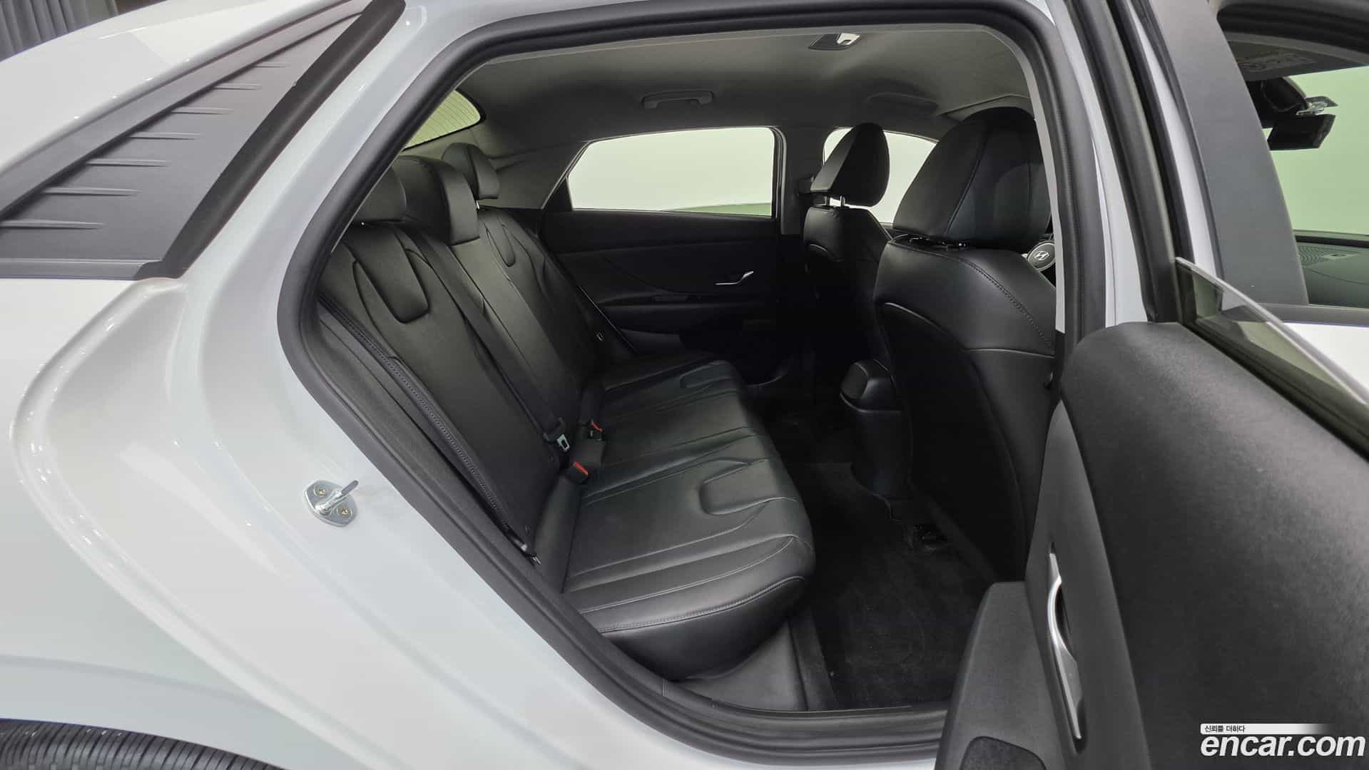 AVANTE Hyundai 2020.5-OPTION-023