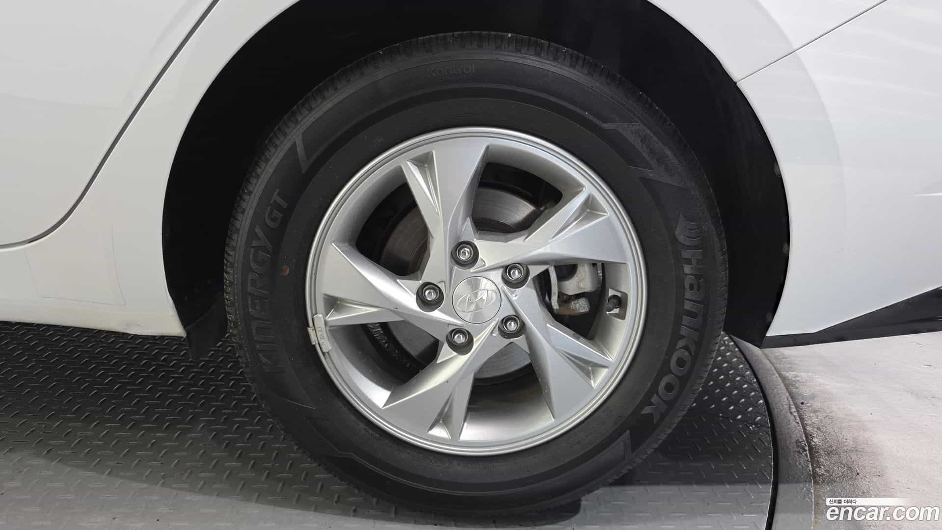 AVANTE Hyundai 2020.5-OUTER-031