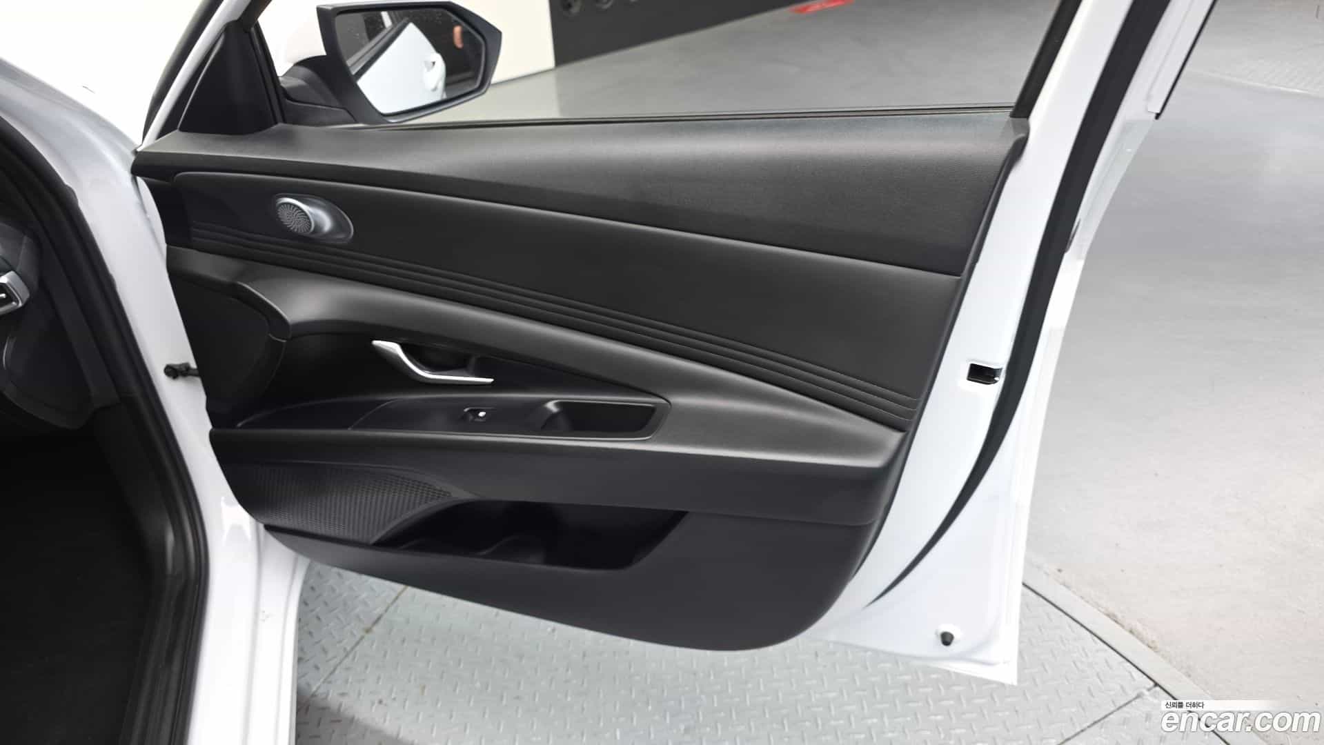 AVANTE Hyundai 2020.5-INNER-035