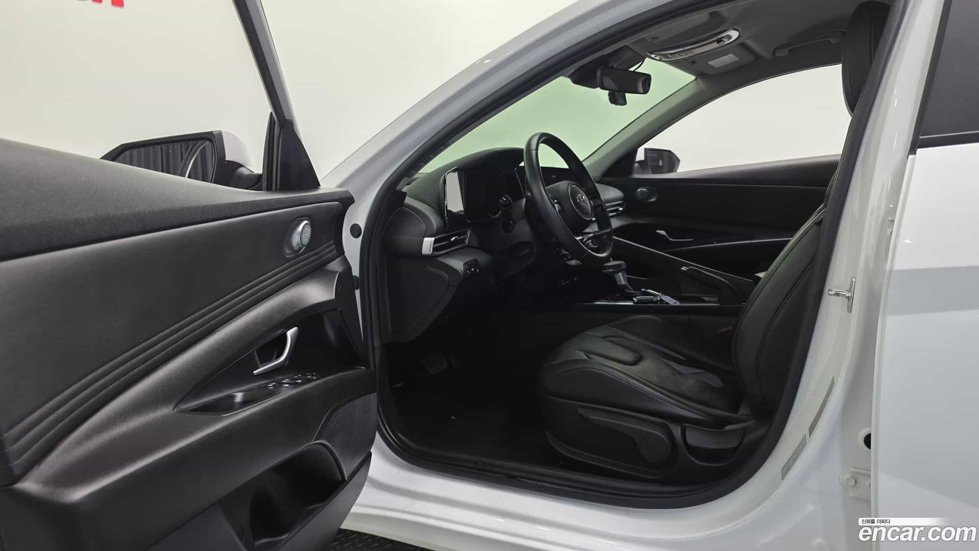 AVANTE Hyundai 2020.5-INNER-036